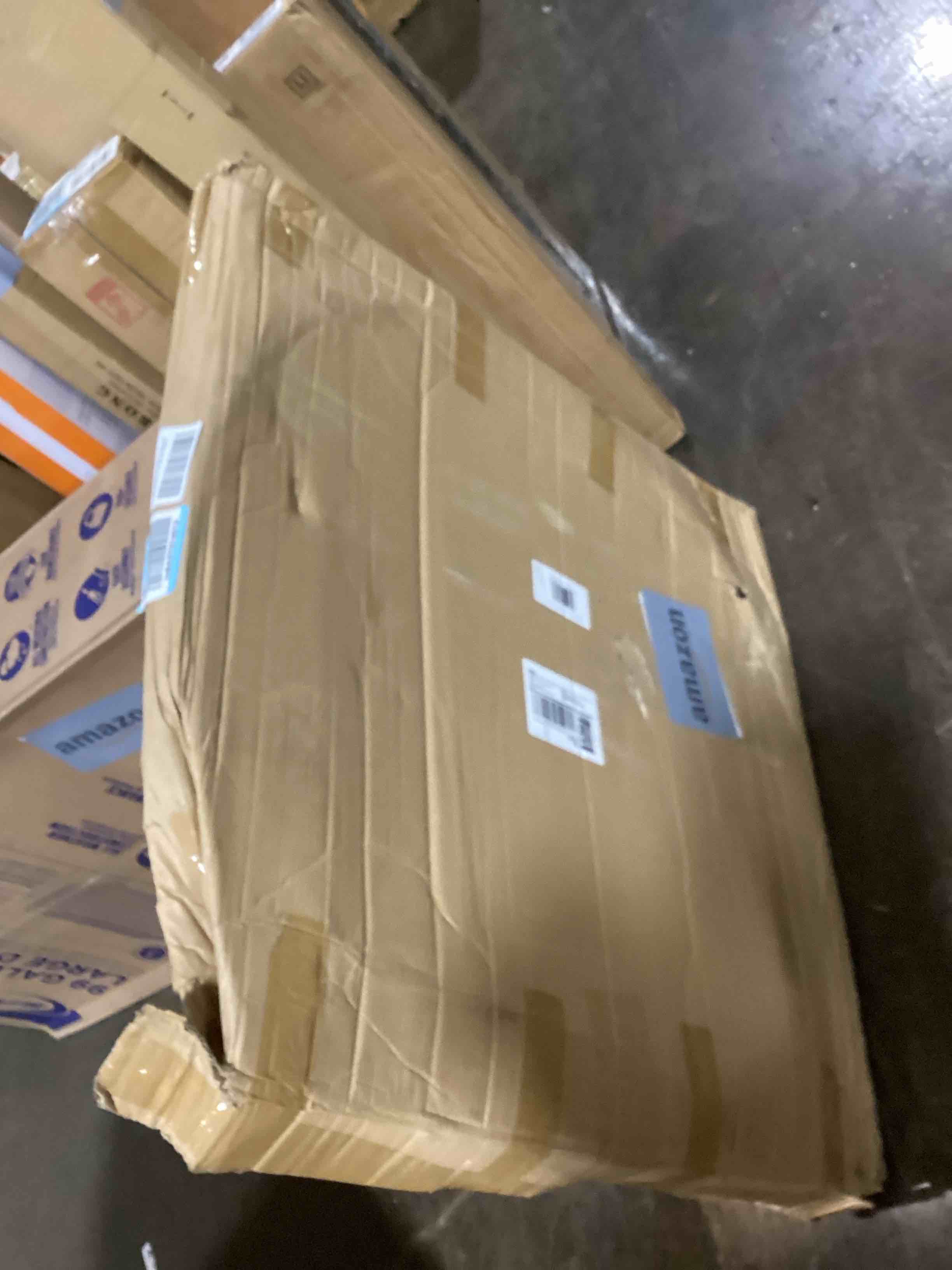 https://s3.amazonaws.com/lotting-images-prod/bidfta/RED5899012_1722520132033.jpeg
