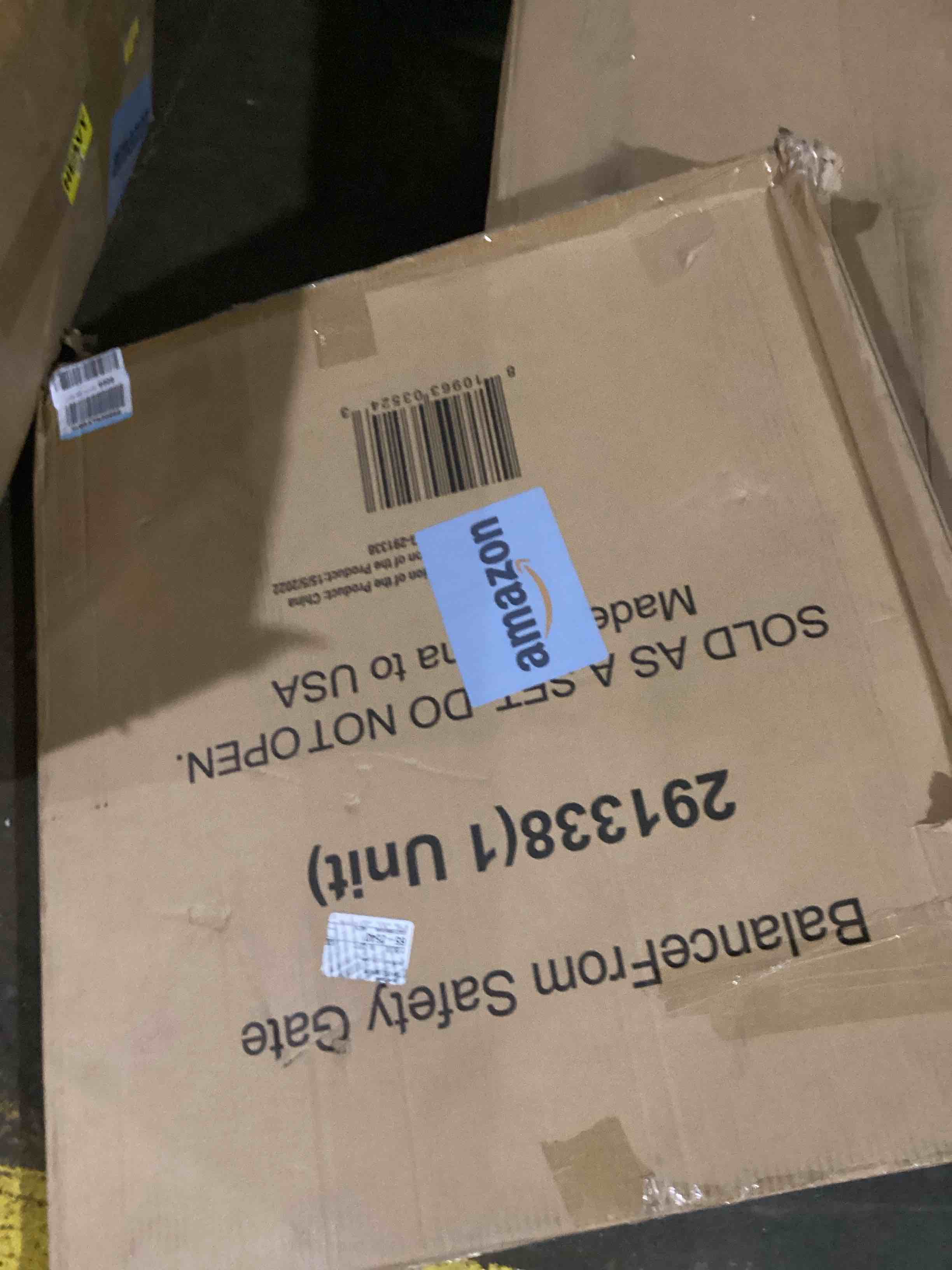 https://s3.amazonaws.com/lotting-images-prod/bidfta/RED5899687_1723060313610.jpeg