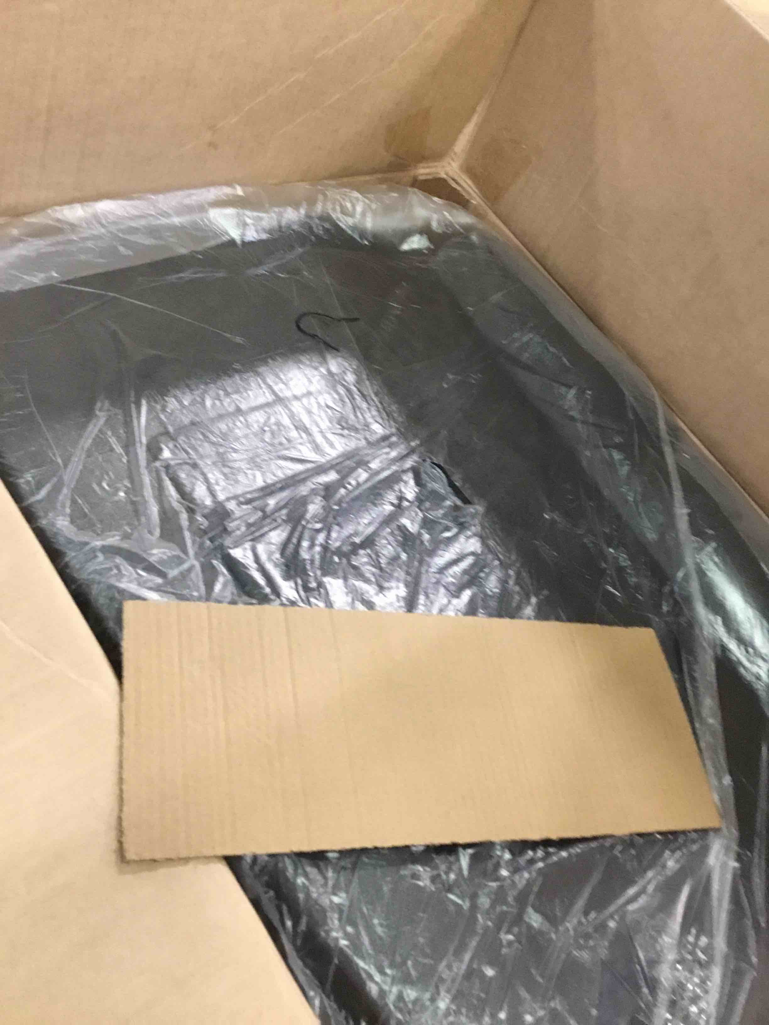 https://s3.amazonaws.com/lotting-images-prod/bidfta/RED5900371_1705932571357.jpeg