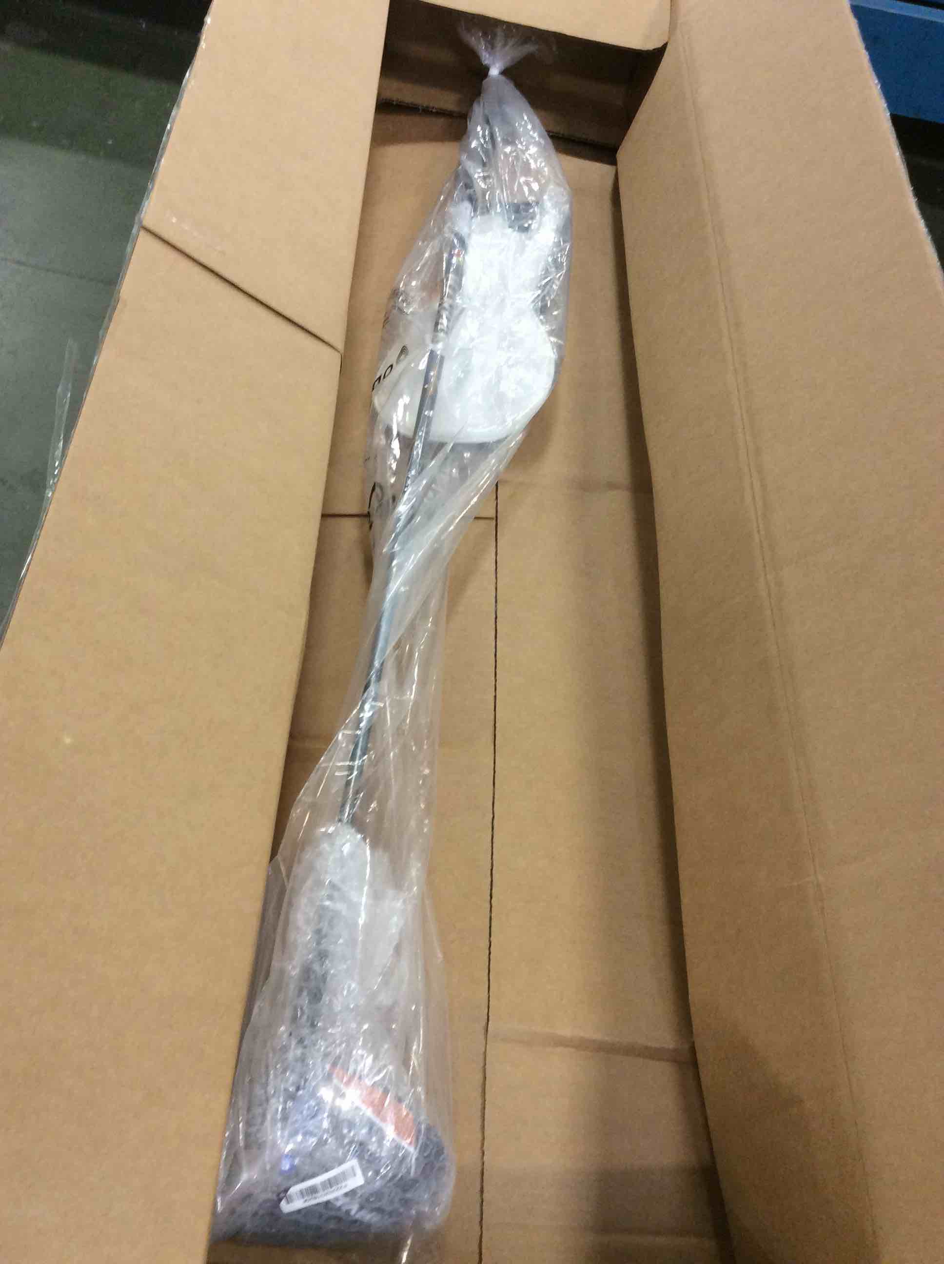 https://s3.amazonaws.com/lotting-images-prod/bidfta/RED5900734_1706197876451.jpeg