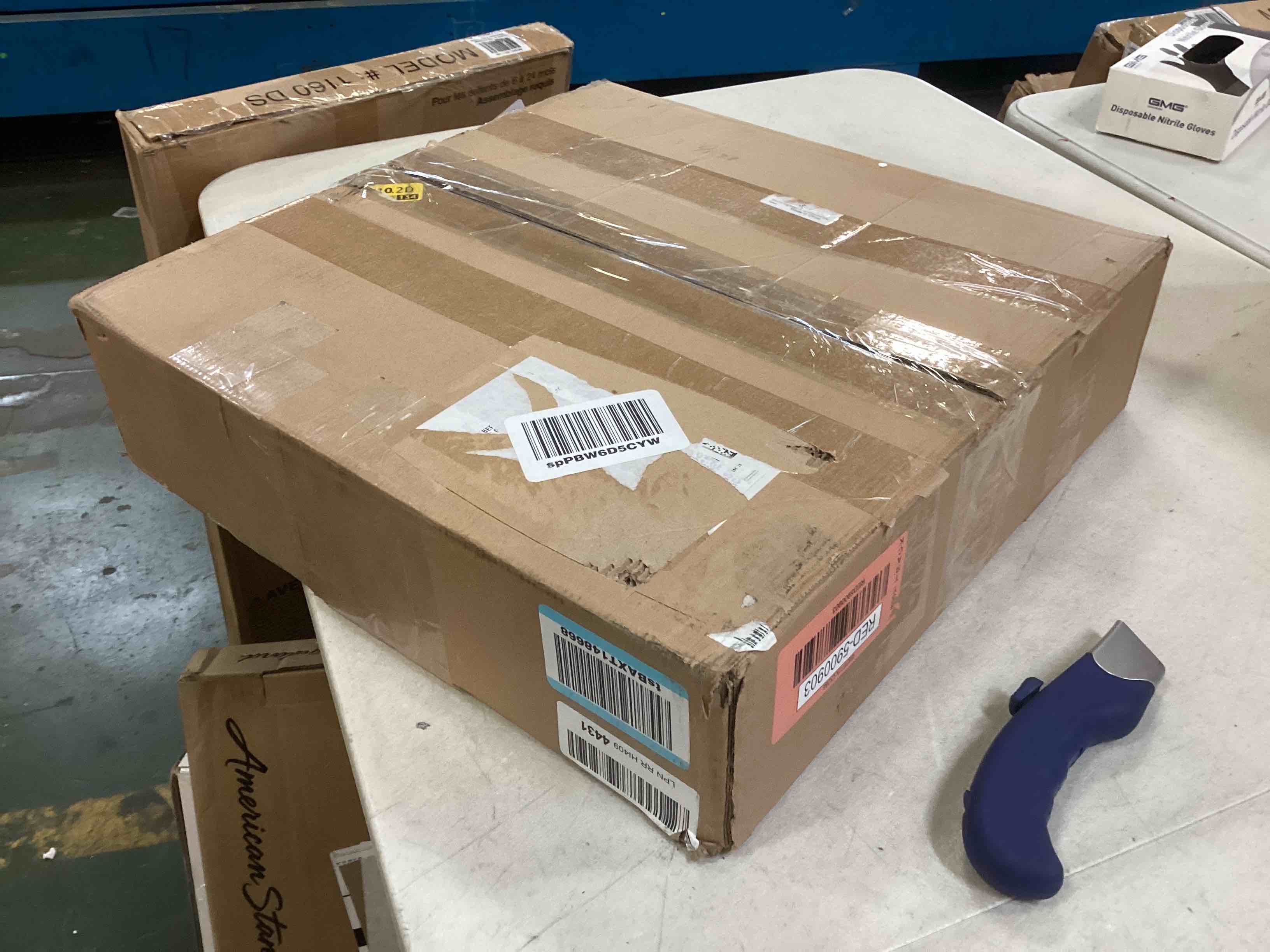 https://s3.amazonaws.com/lotting-images-prod/bidfta/RED5900903_1706980626425.jpeg