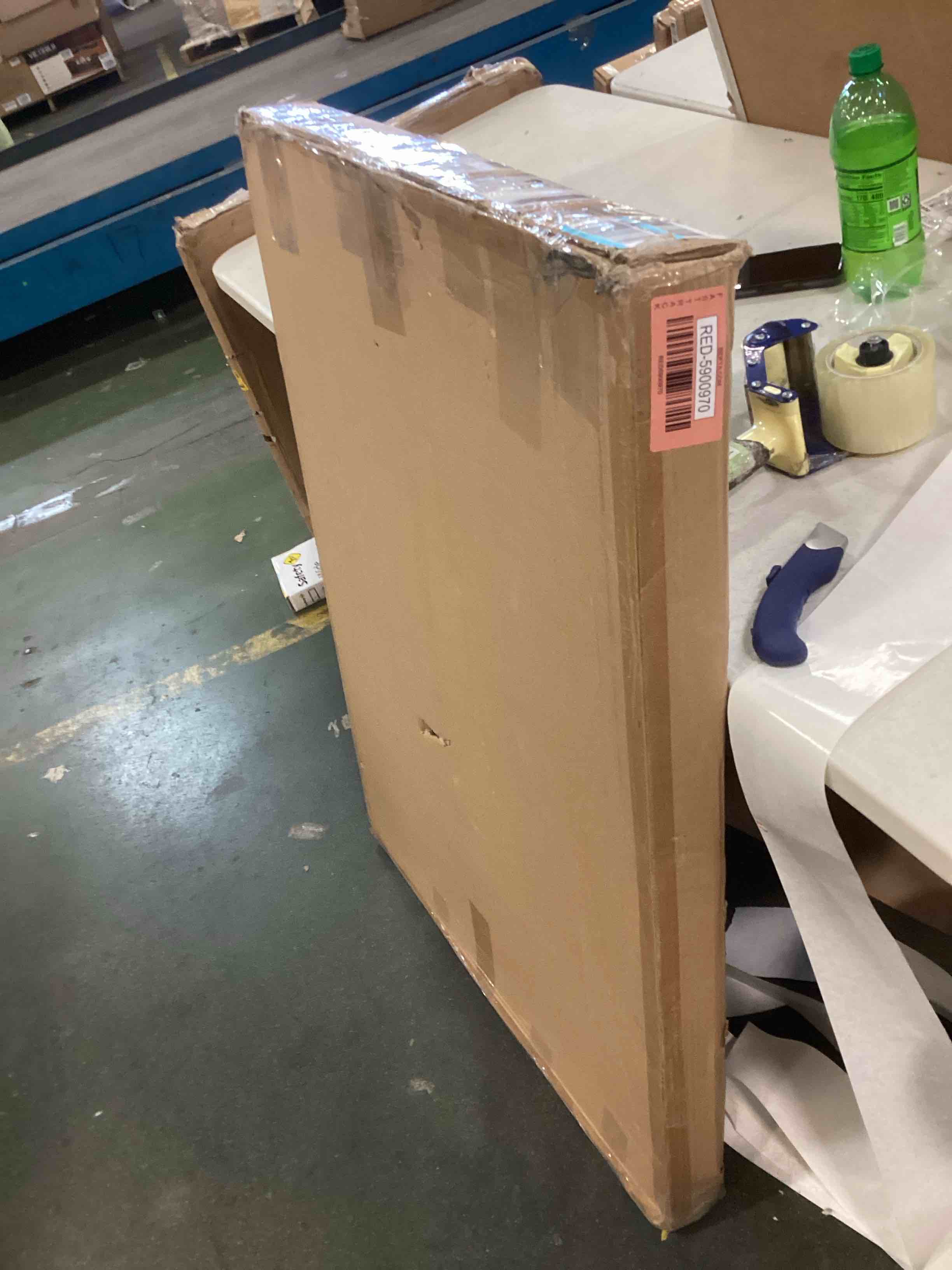 https://s3.amazonaws.com/lotting-images-prod/bidfta/RED5900970_1706992228895.jpeg