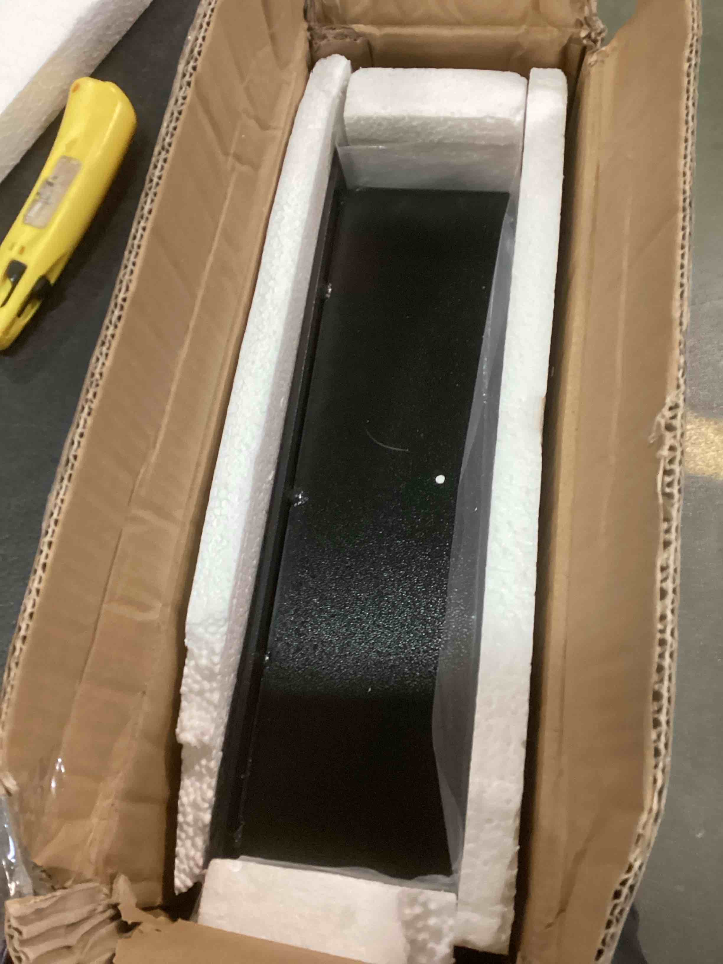 https://s3.amazonaws.com/lotting-images-prod/bidfta/RED5900998_1707309022615.jpeg