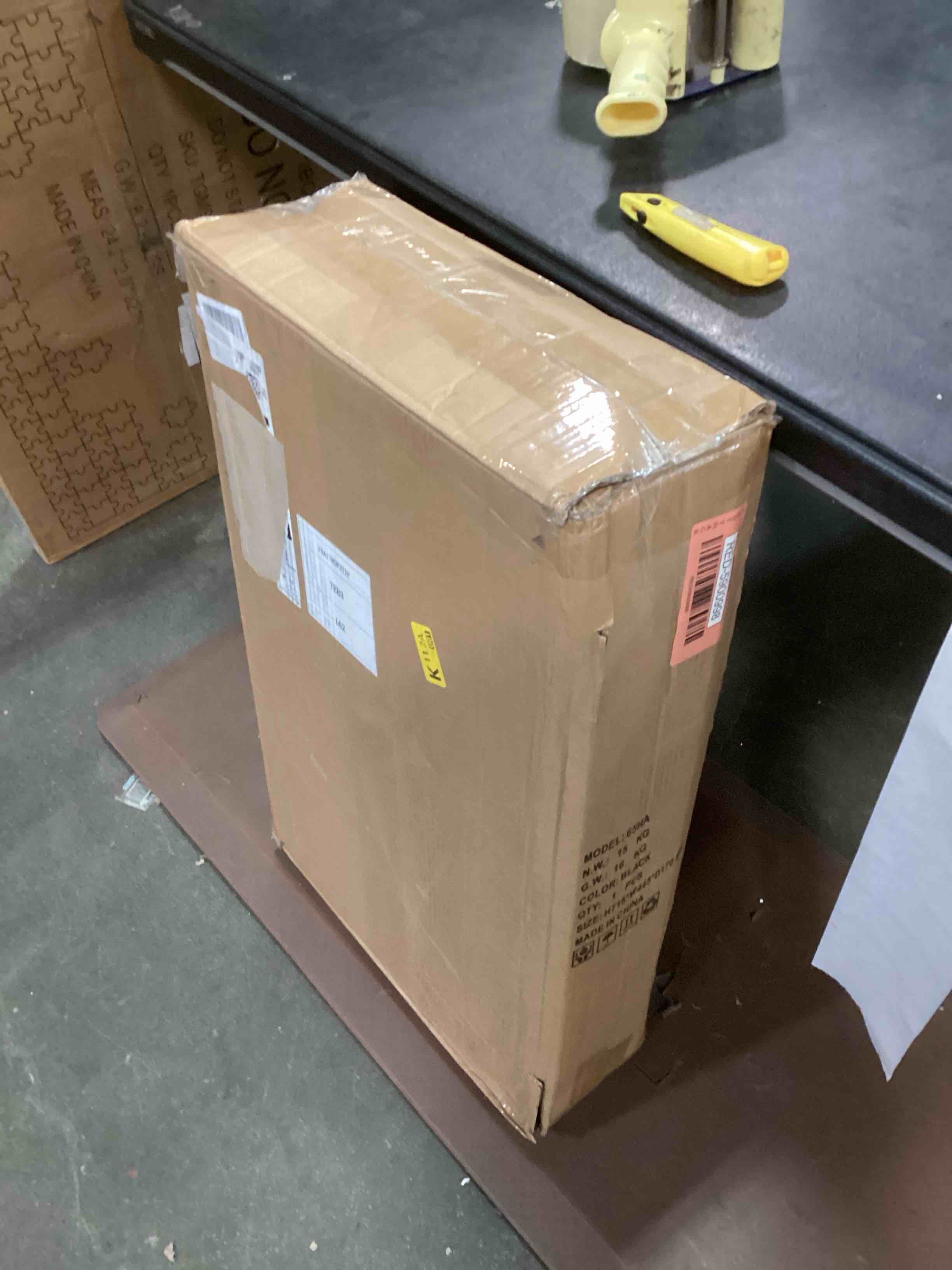 https://s3.amazonaws.com/lotting-images-prod/bidfta/RED5900998_1707309057714.jpeg