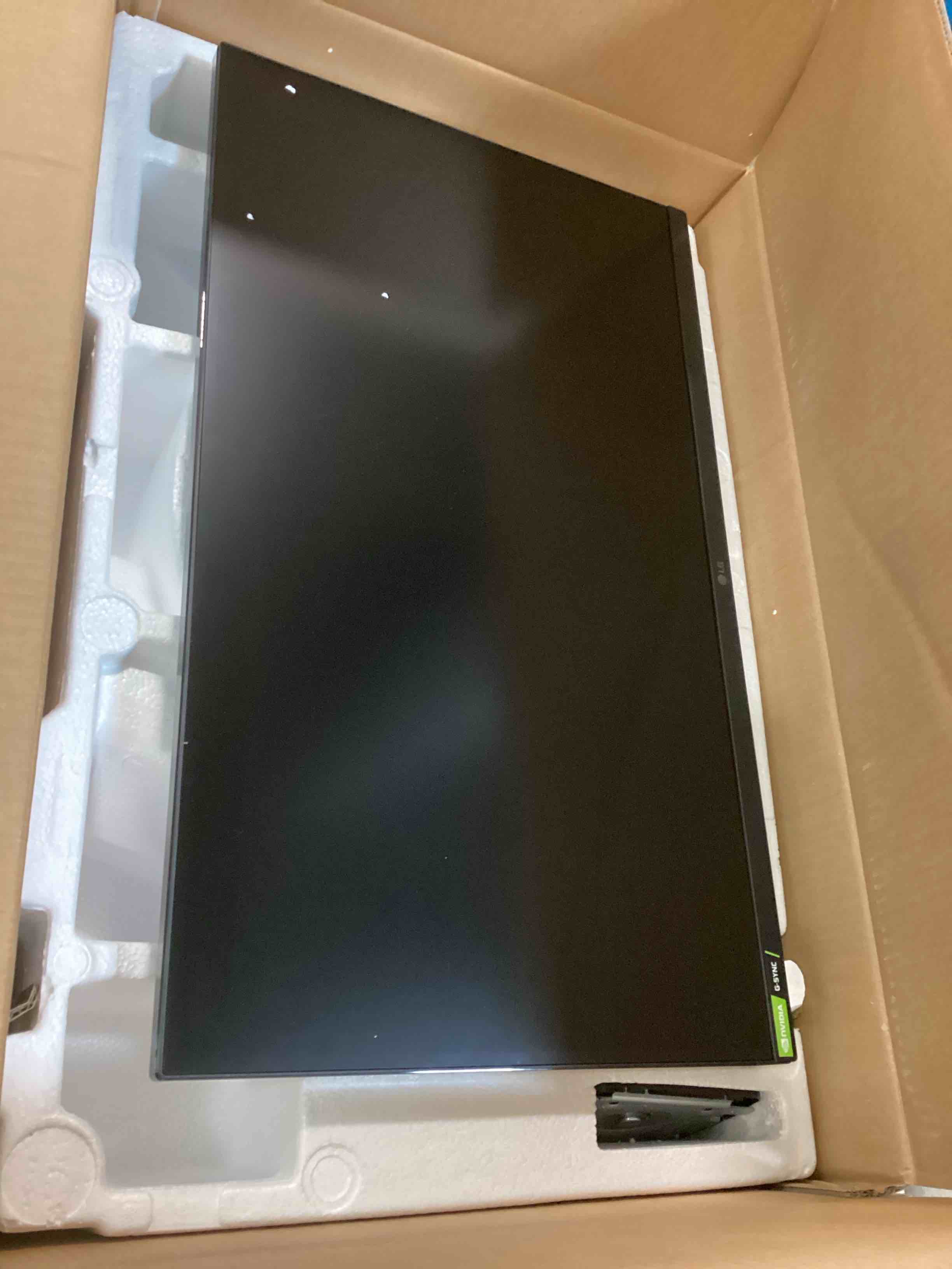 https://s3.amazonaws.com/lotting-images-prod/bidfta/RED5901228_1707400730087.jpeg