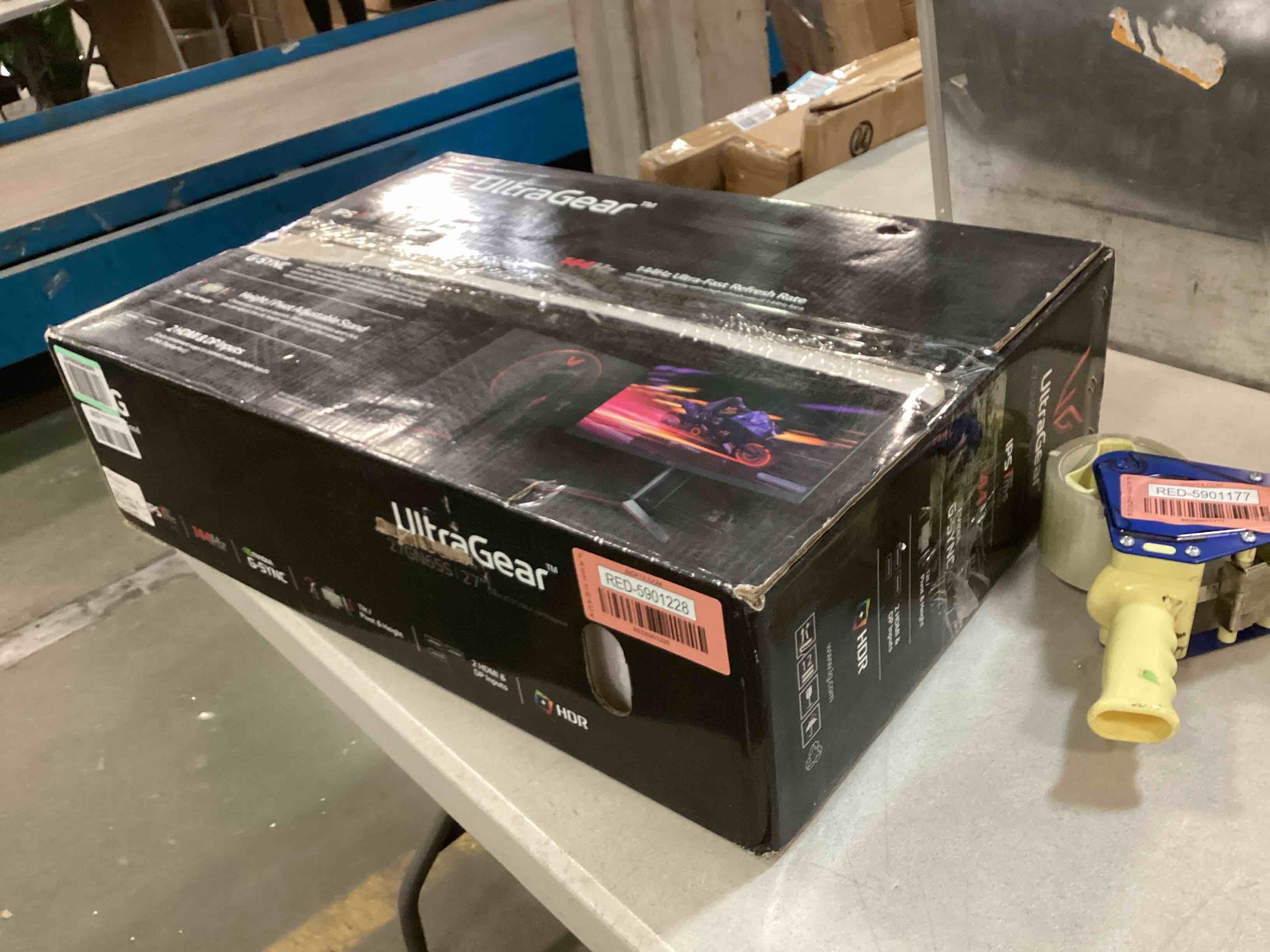 https://s3.amazonaws.com/lotting-images-prod/bidfta/RED5901228_1707400771411.jpeg
