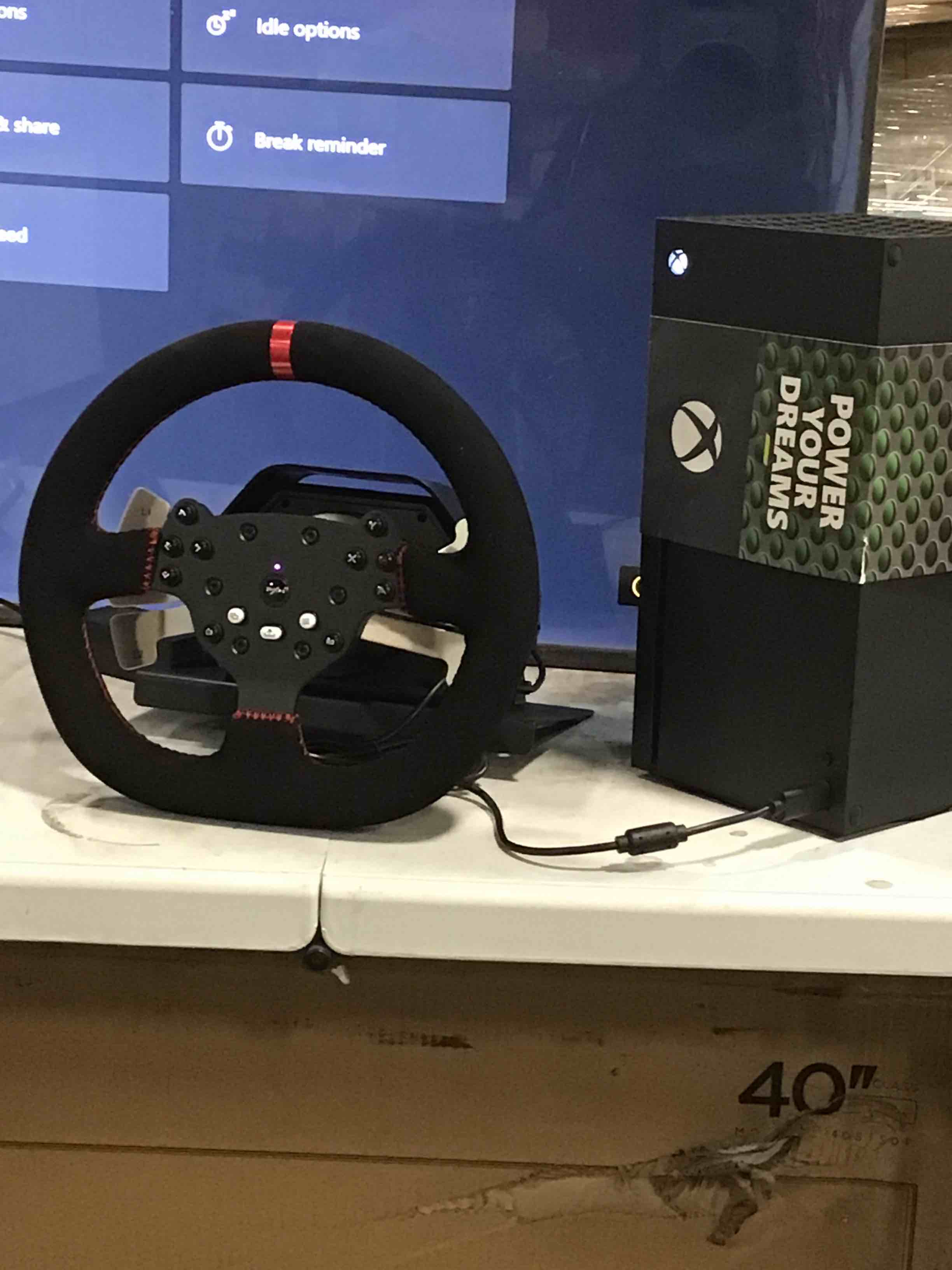 https://s3.amazonaws.com/lotting-images-prod/bidfta/RED5901253_1712080641275.jpeg