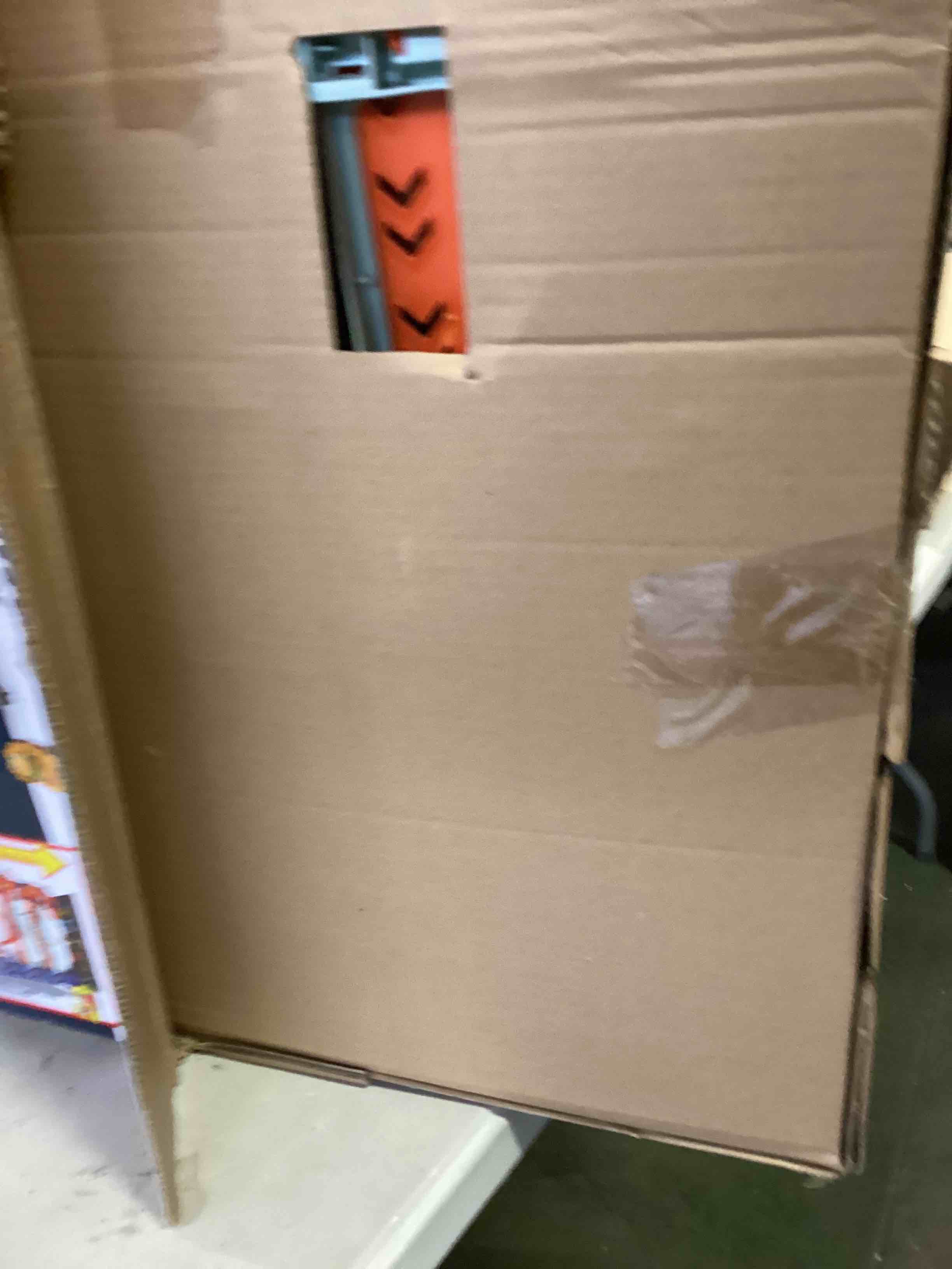 https://s3.amazonaws.com/lotting-images-prod/bidfta/RED5903443_1705609918183.jpeg