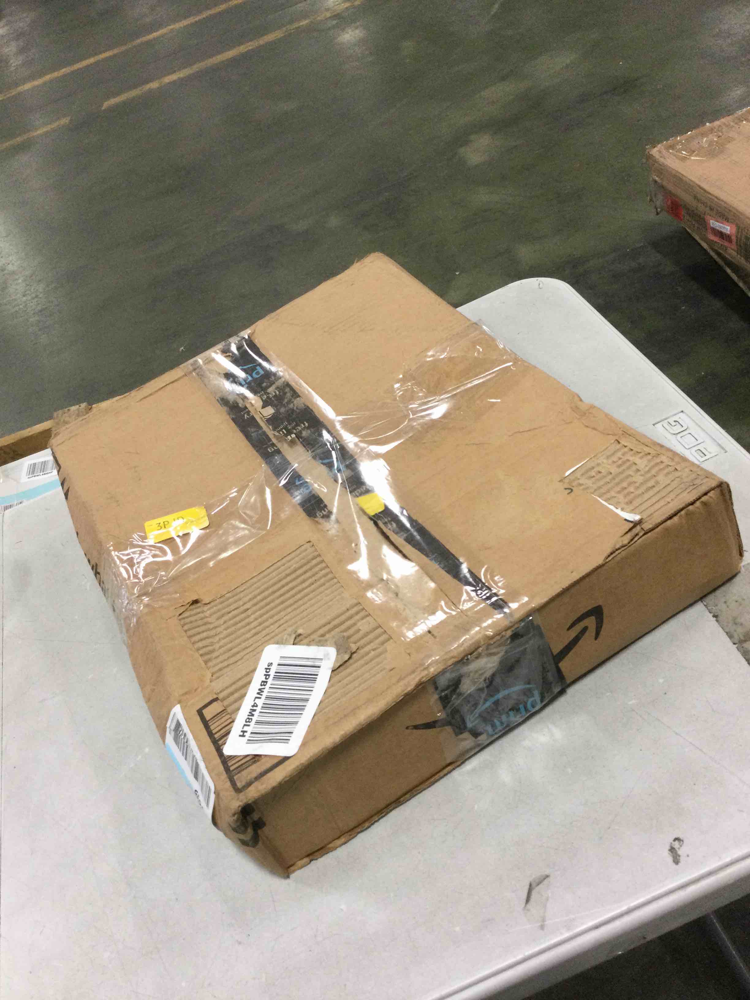 https://s3.amazonaws.com/lotting-images-prod/bidfta/RED5903544_1706024170666.jpeg