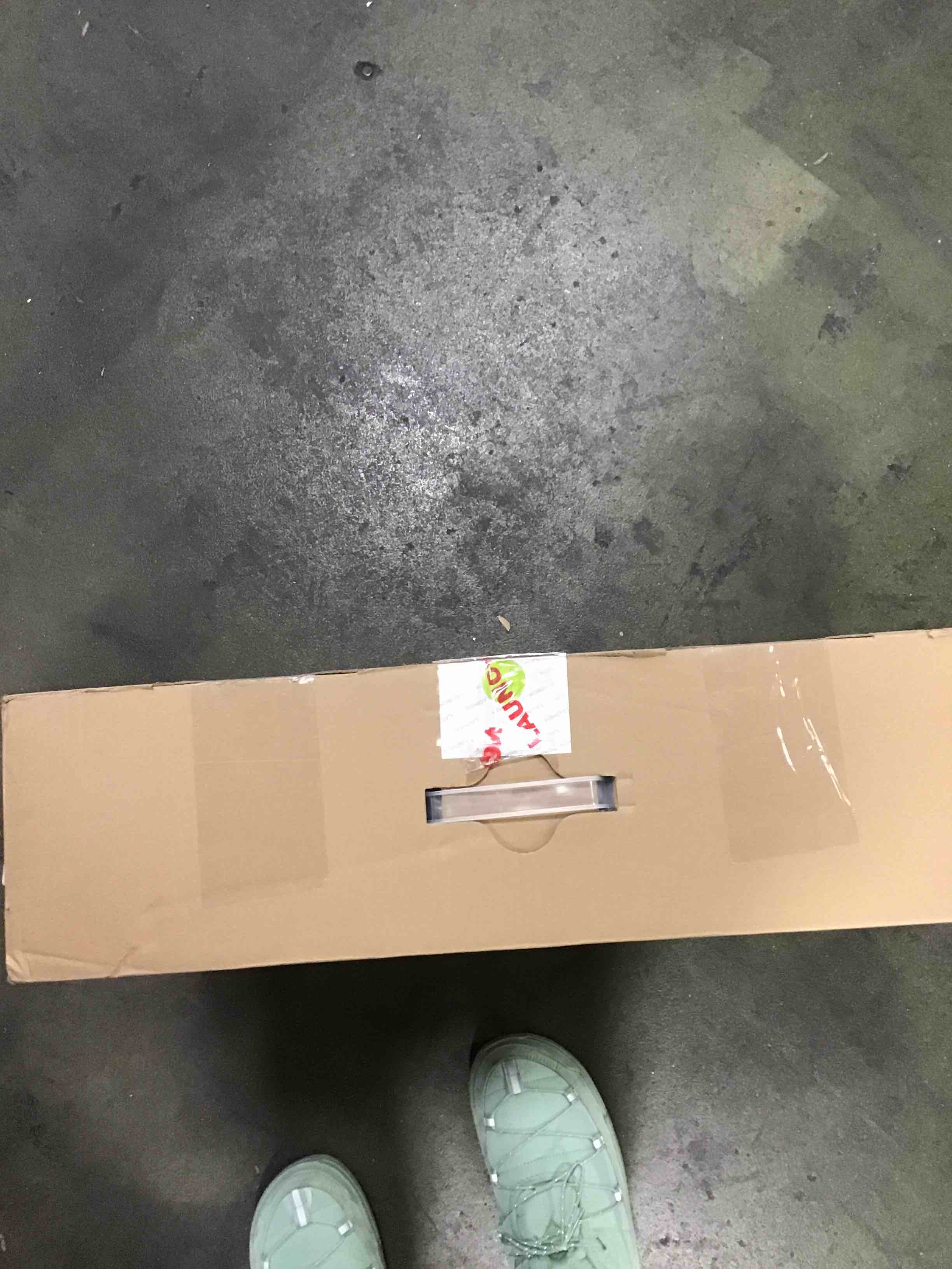 https://s3.amazonaws.com/lotting-images-prod/bidfta/RED5903648_1706108010654.jpeg