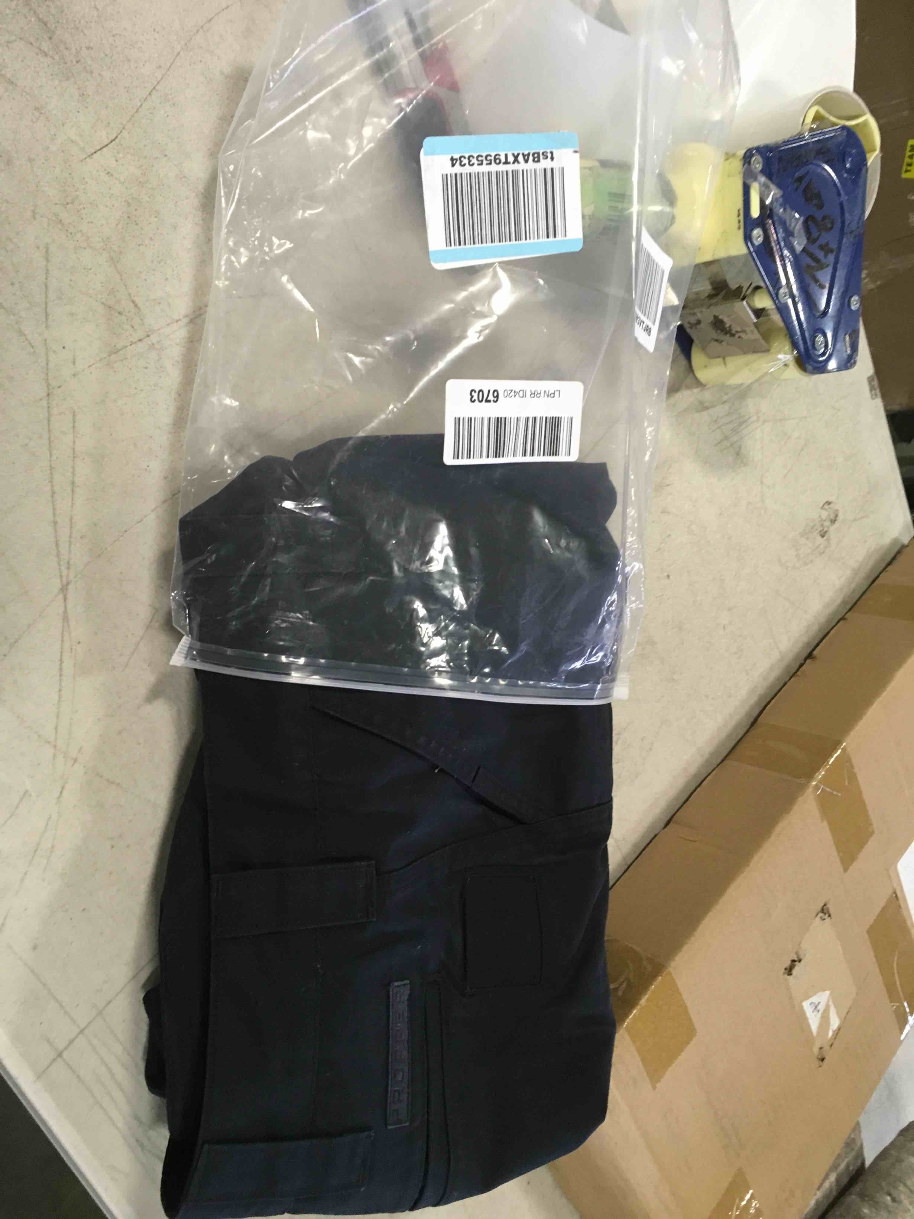 https://s3.amazonaws.com/lotting-images-prod/bidfta/RED5904003_1706196223939.jpeg