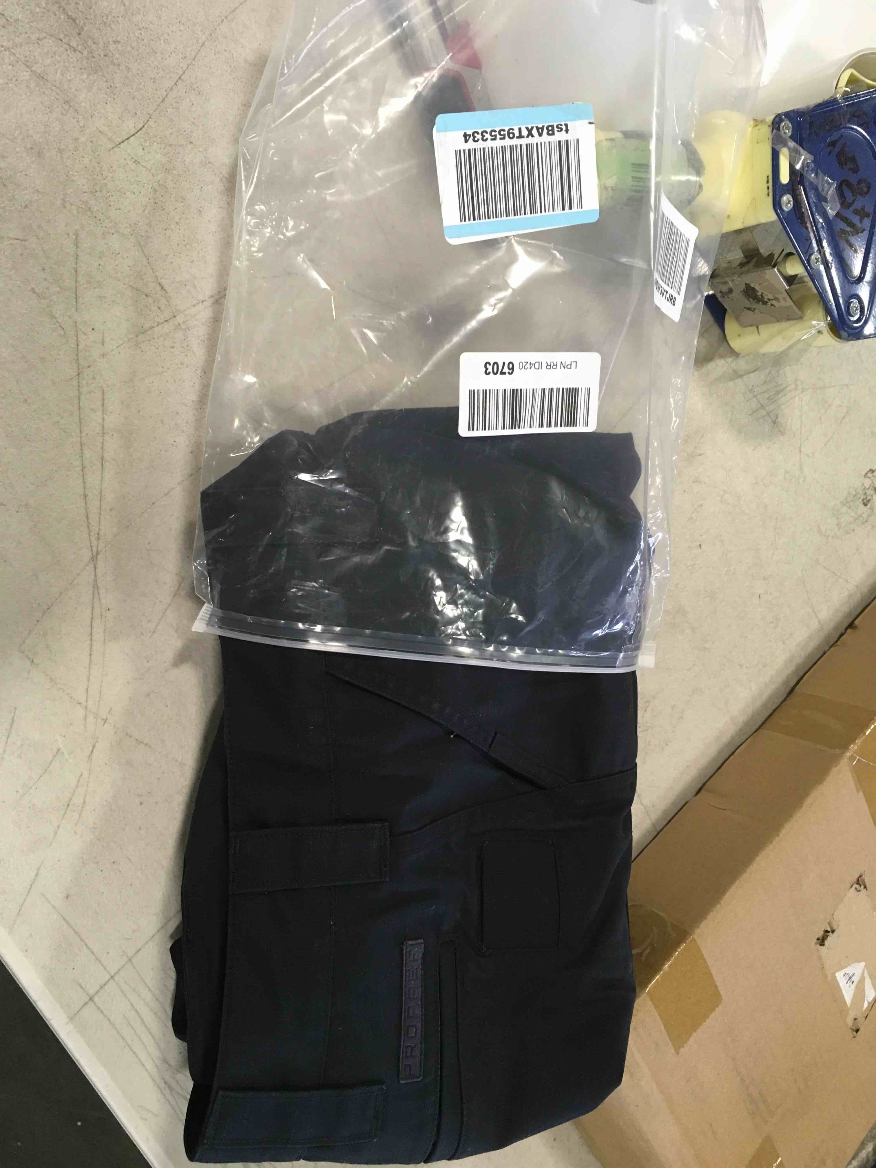 https://s3.amazonaws.com/lotting-images-prod/bidfta/RED5904003_1706196225164.jpeg