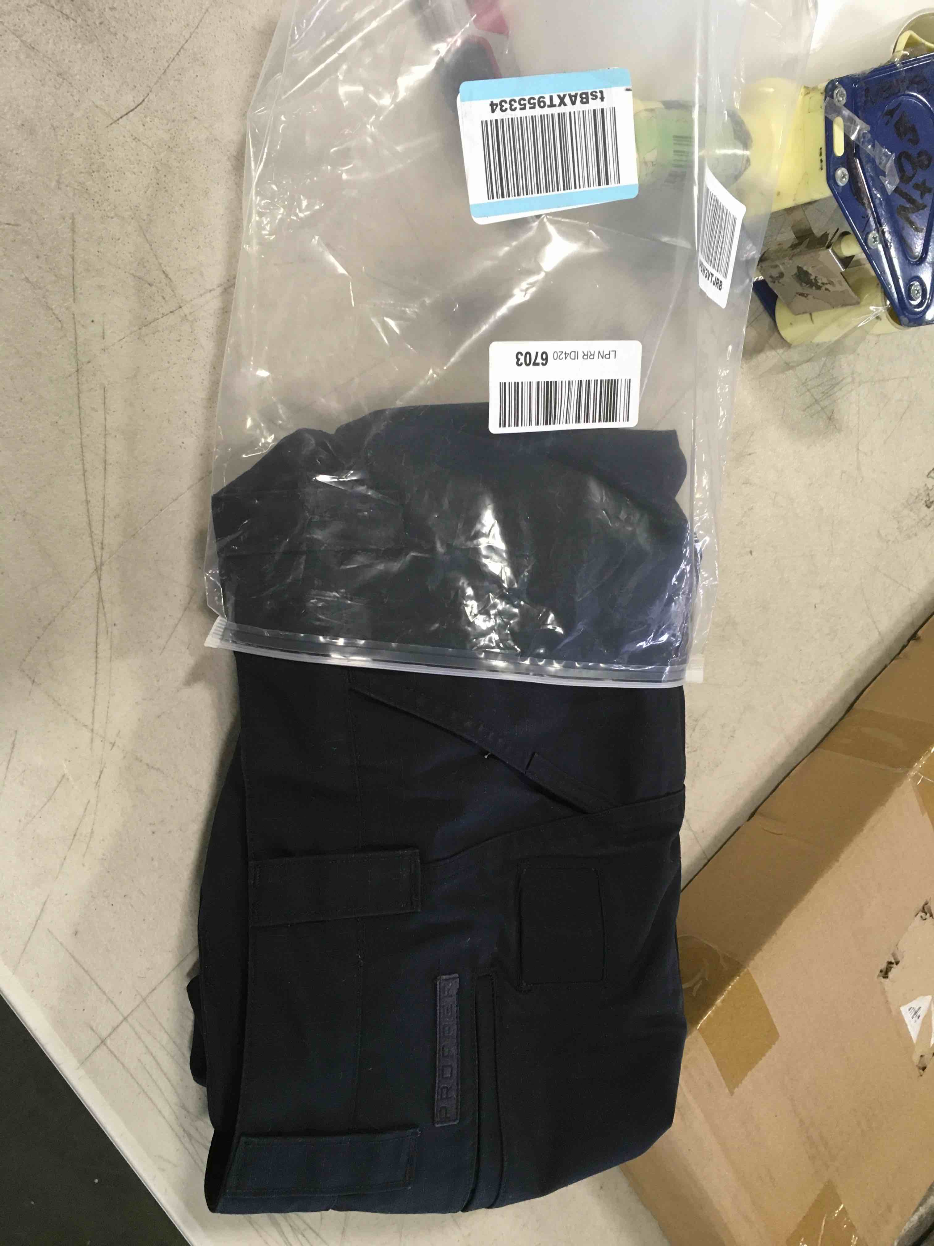 https://s3.amazonaws.com/lotting-images-prod/bidfta/RED5904003_1706196226748.jpeg