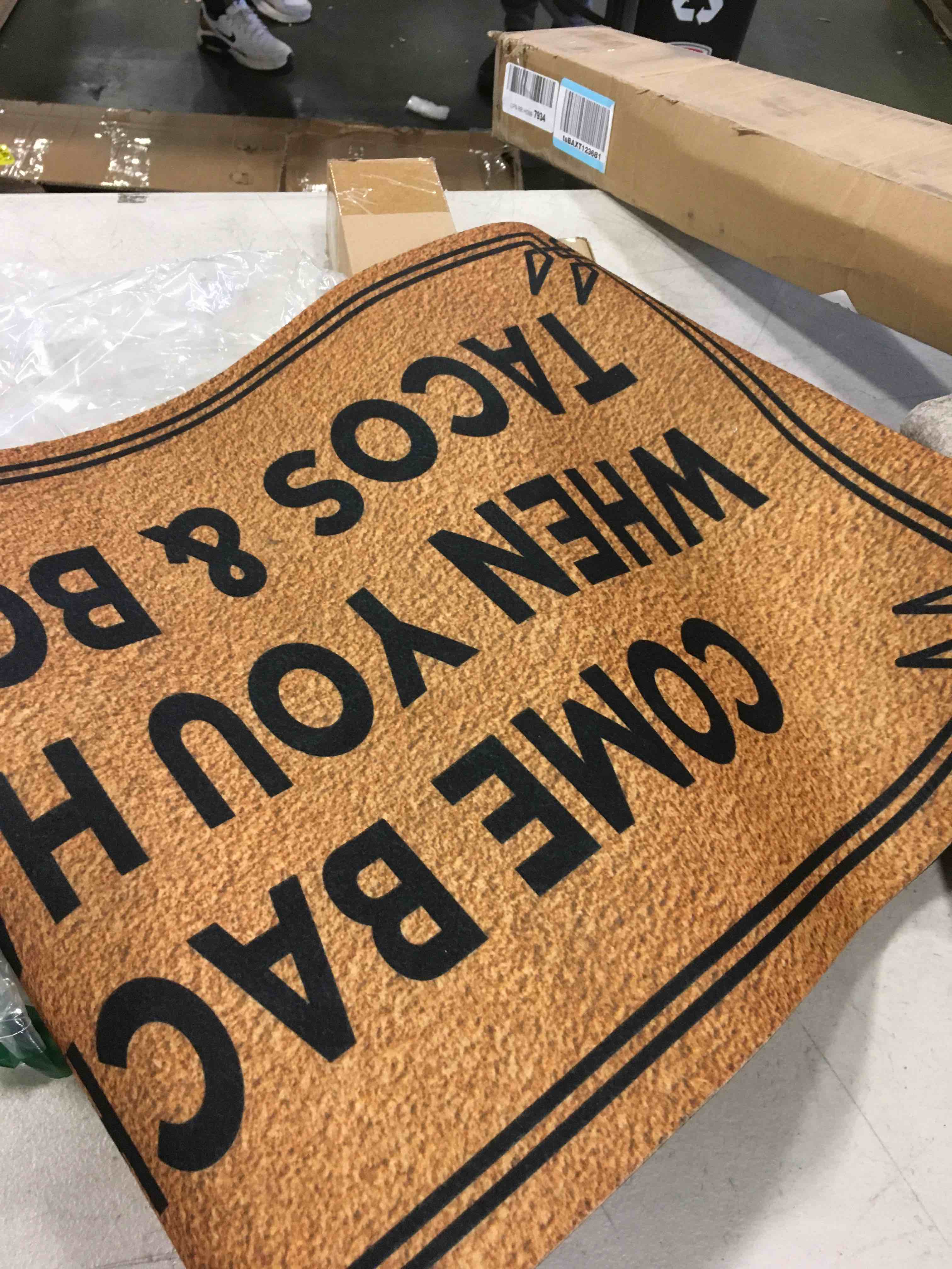 https://s3.amazonaws.com/lotting-images-prod/bidfta/RED5904009_1706197236904.jpeg