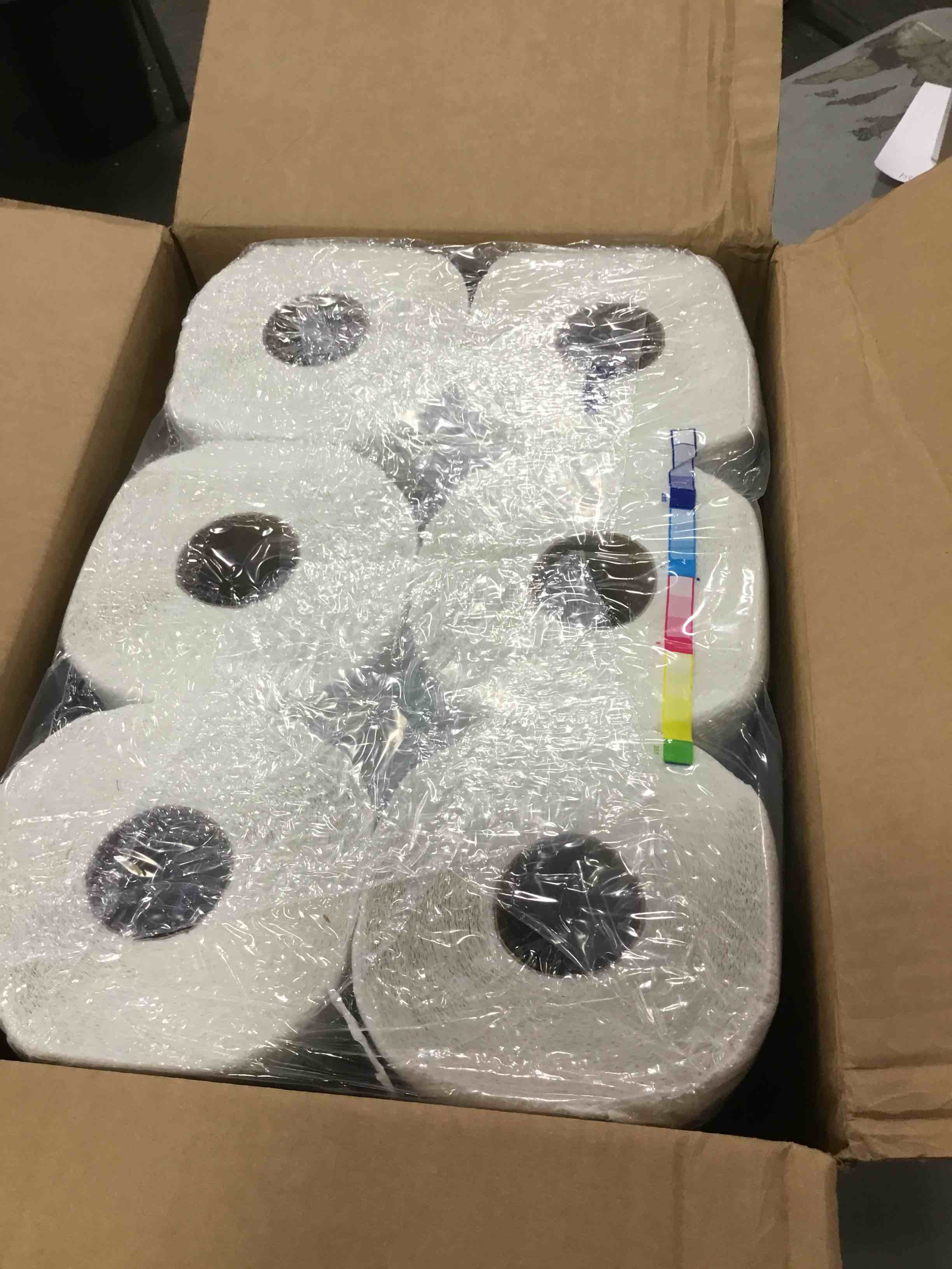 https://s3.amazonaws.com/lotting-images-prod/bidfta/RED5904072_1706535305389.jpeg