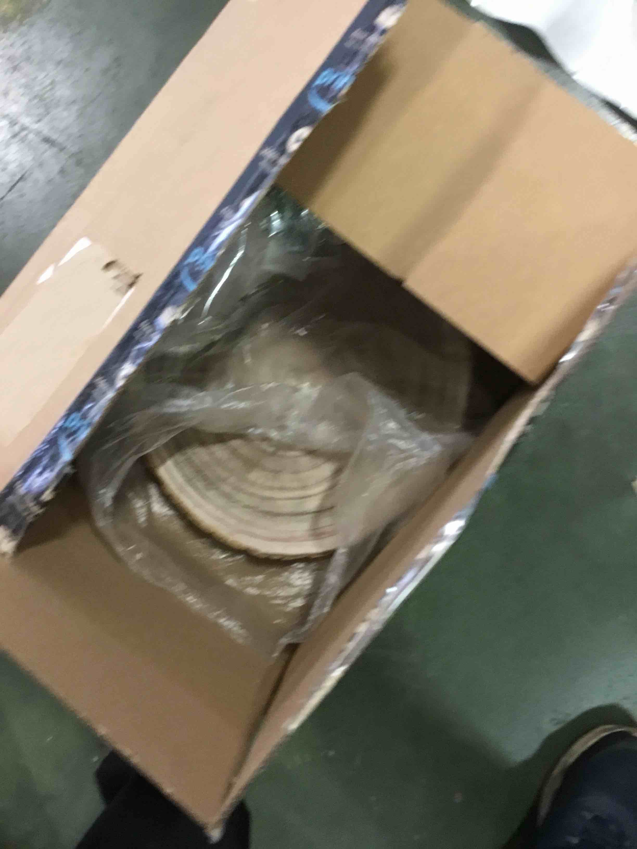 https://s3.amazonaws.com/lotting-images-prod/bidfta/RED5904098_1706543880446.jpeg