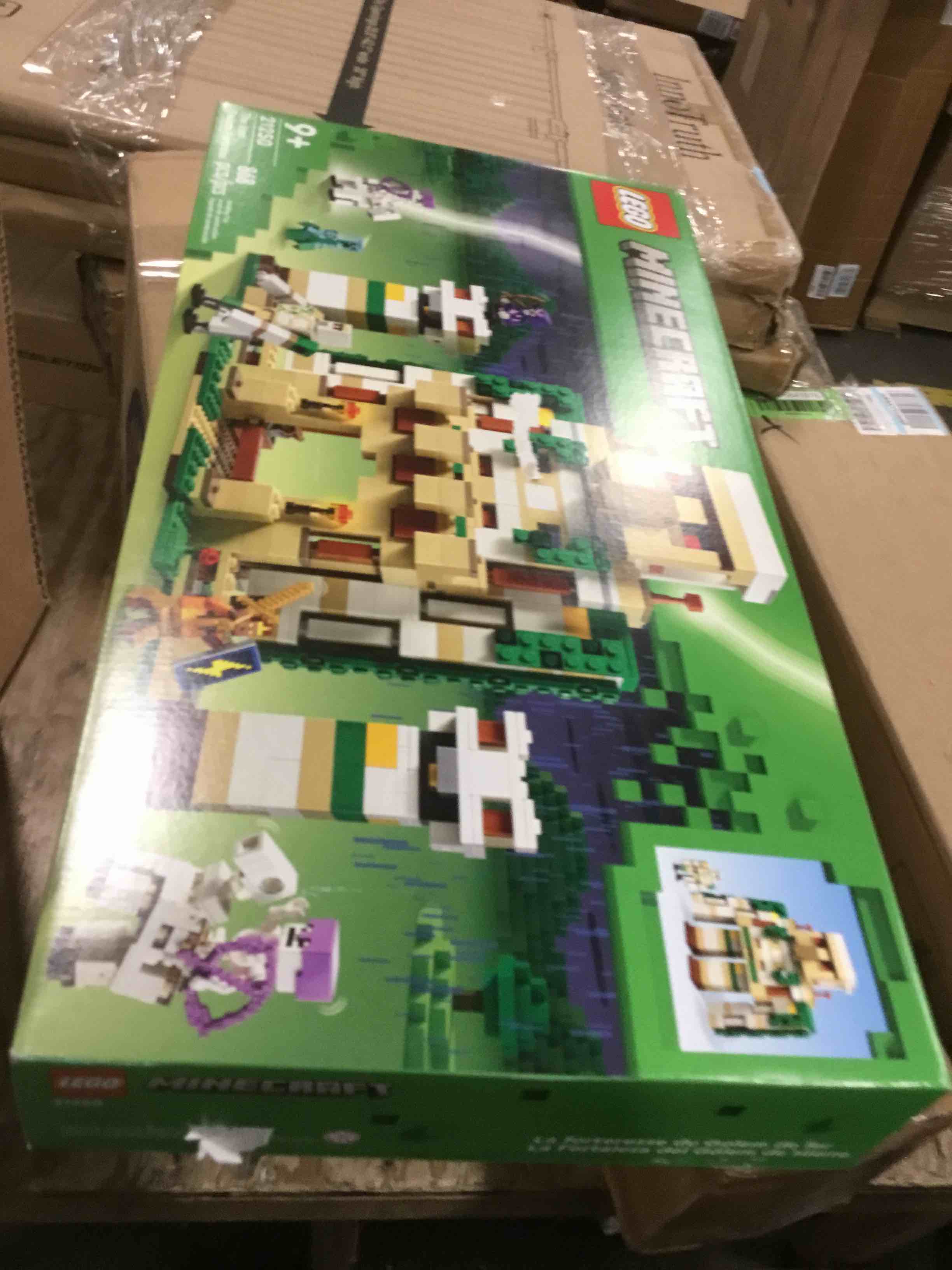 https://s3.amazonaws.com/lotting-images-prod/bidfta/RED5904887_1705610934421.jpeg