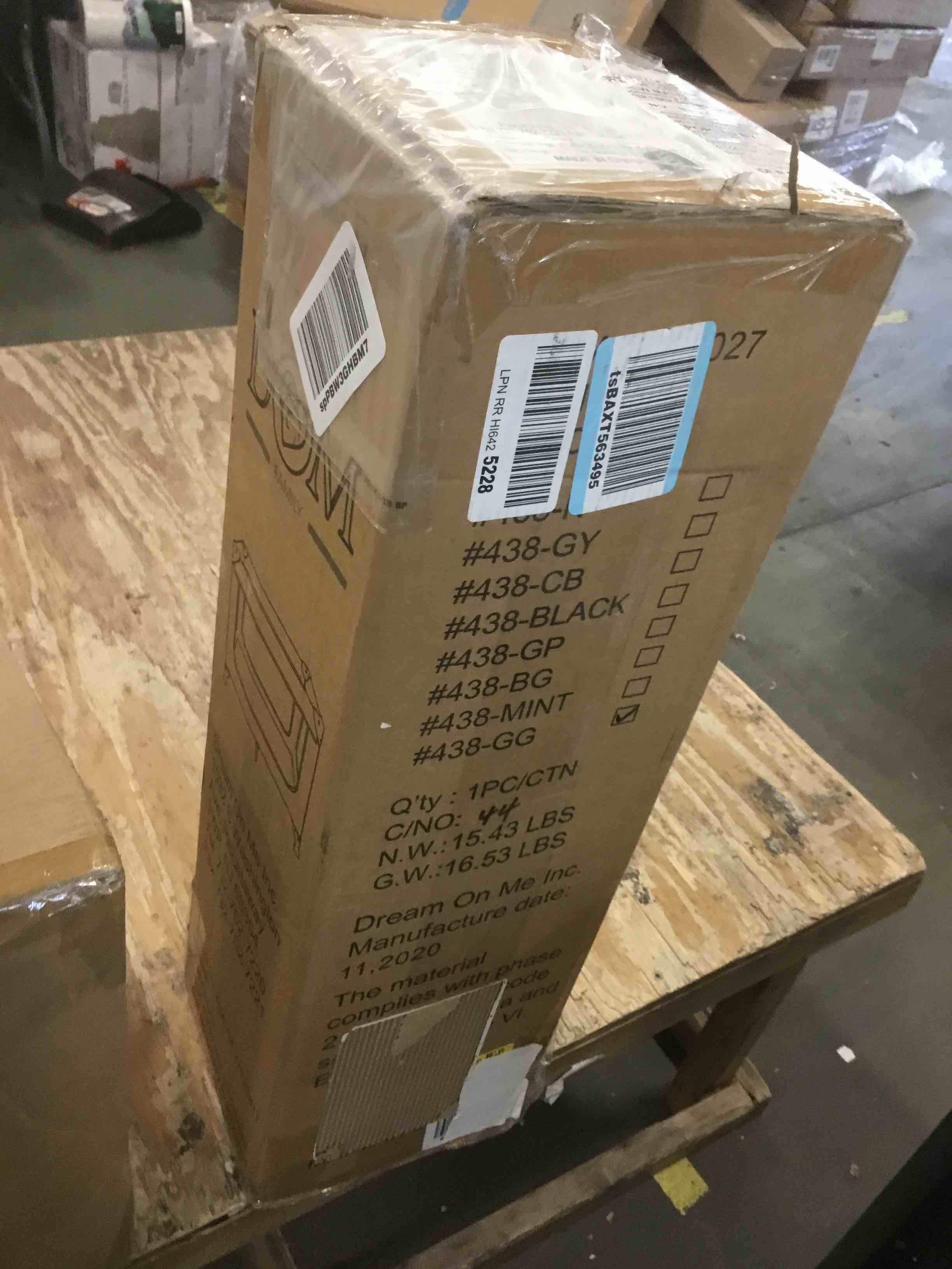 https://s3.amazonaws.com/lotting-images-prod/bidfta/RED5905181_1705846172023.jpeg
