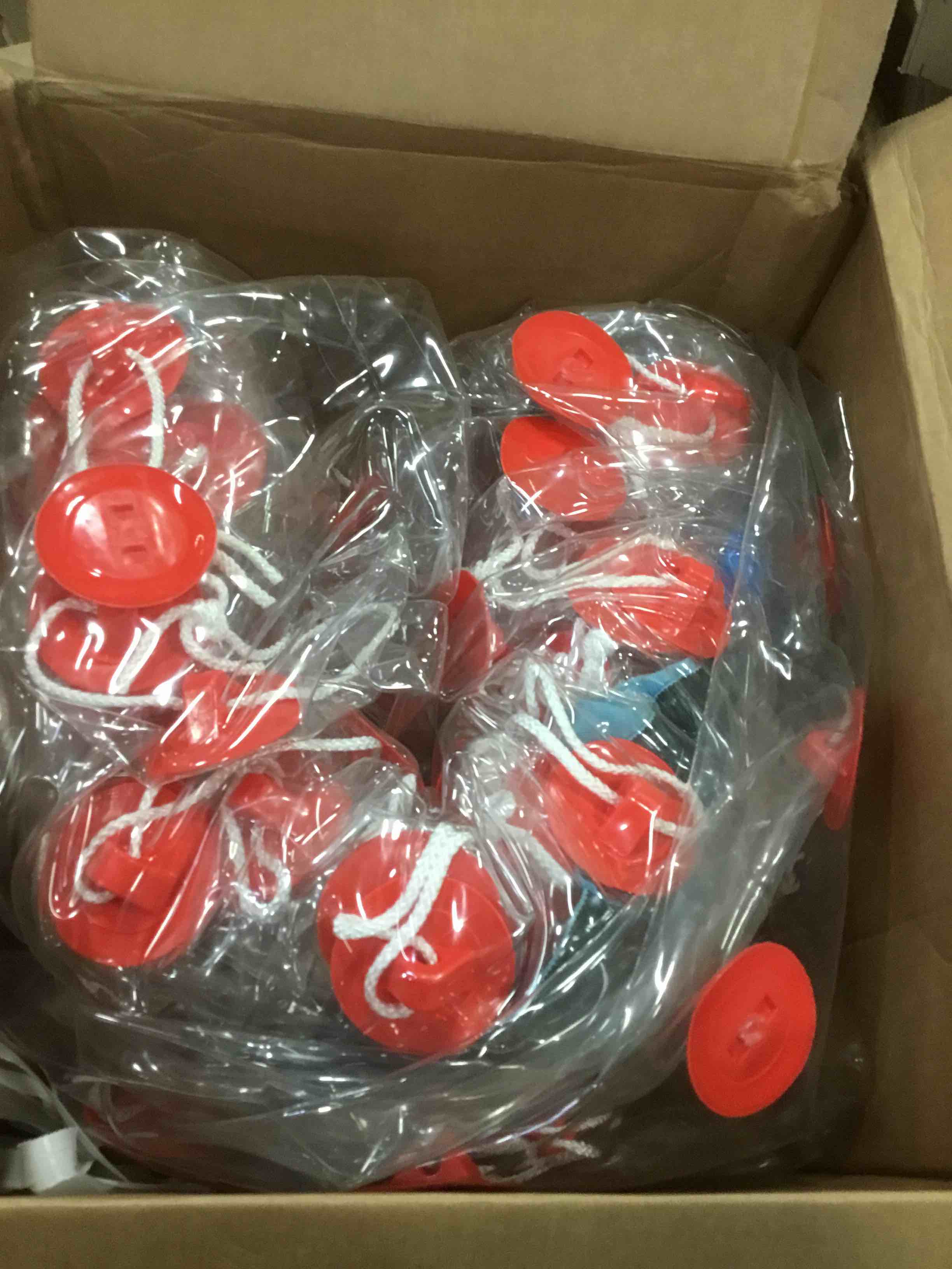 https://s3.amazonaws.com/lotting-images-prod/bidfta/RED5905197_1705848048386.jpeg