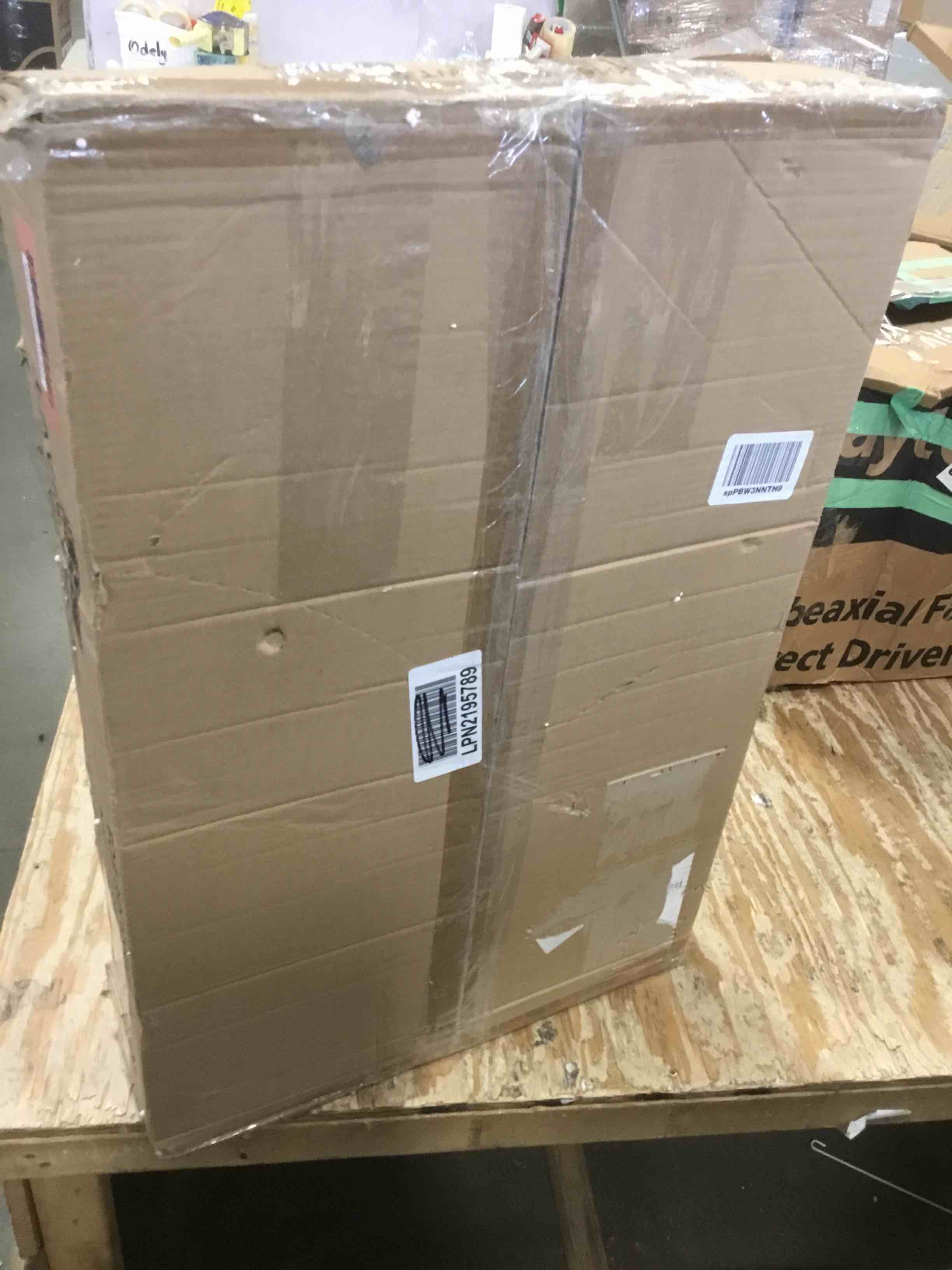https://s3.amazonaws.com/lotting-images-prod/bidfta/RED5905285_1705862964234.jpeg