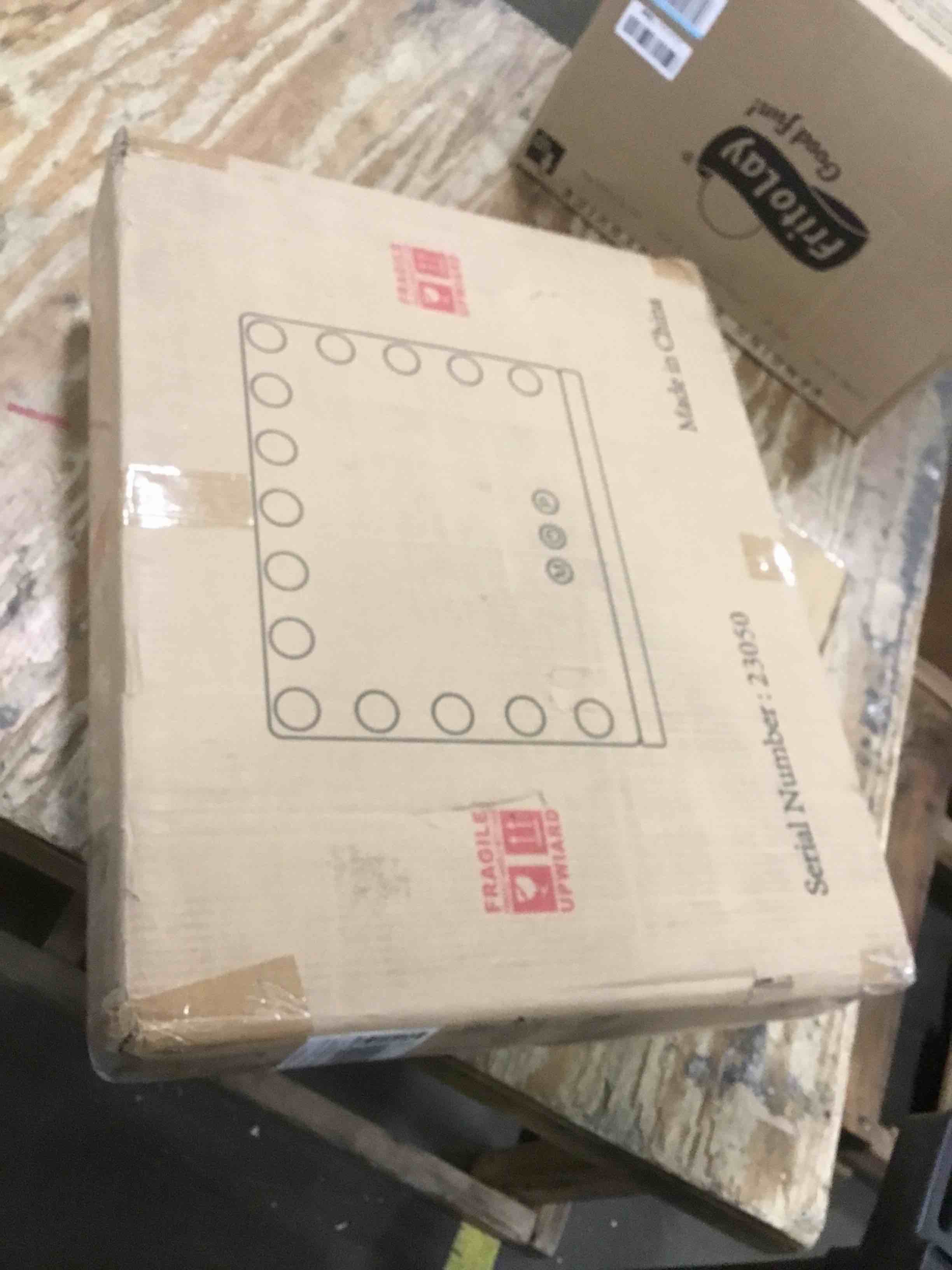 https://s3.amazonaws.com/lotting-images-prod/bidfta/RED5905932_1706111775992.jpeg