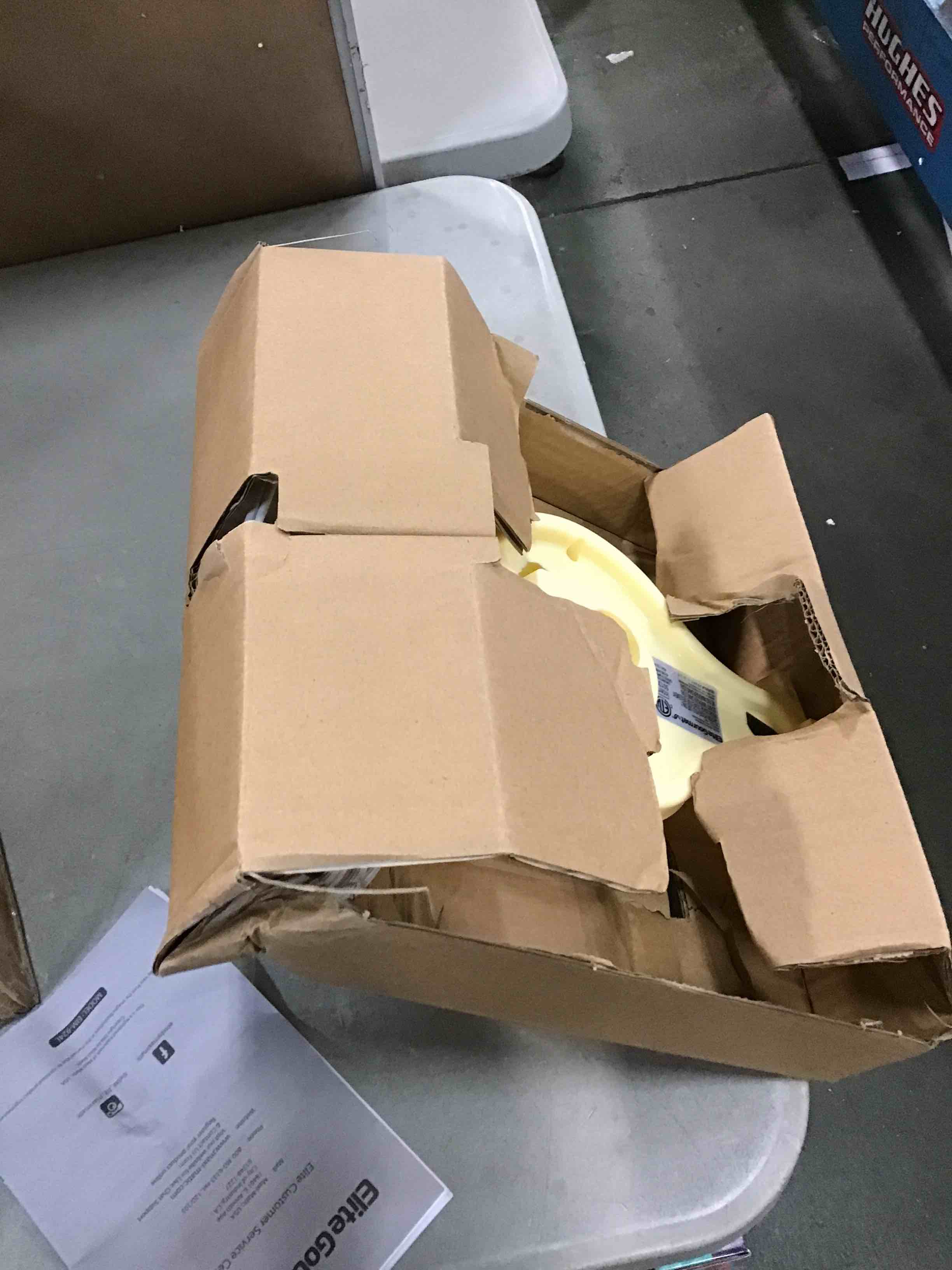 https://s3.amazonaws.com/lotting-images-prod/bidfta/RED5906349_1705605068133.jpeg