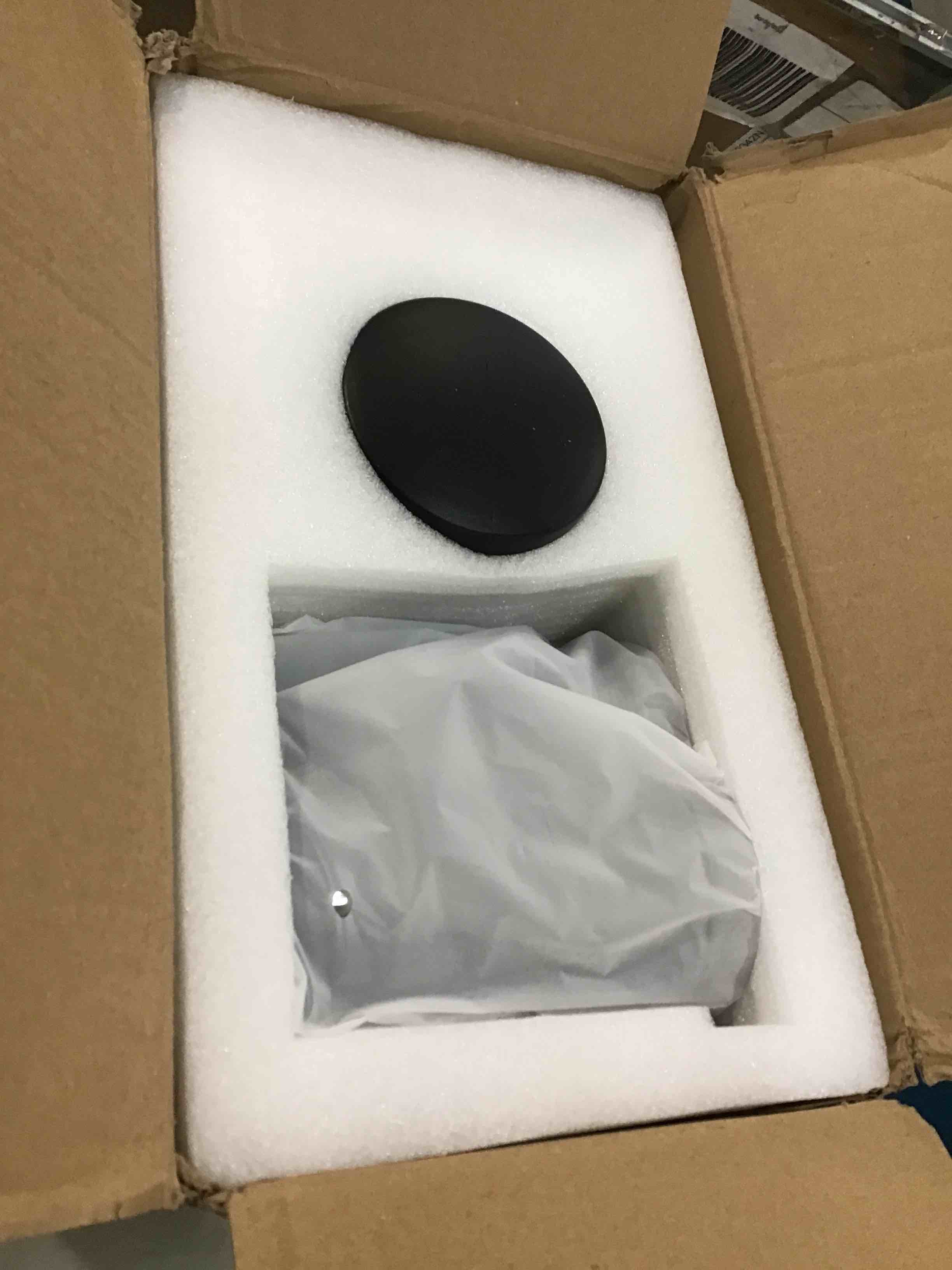 https://s3.amazonaws.com/lotting-images-prod/bidfta/RED5906386_1705610980851.jpeg