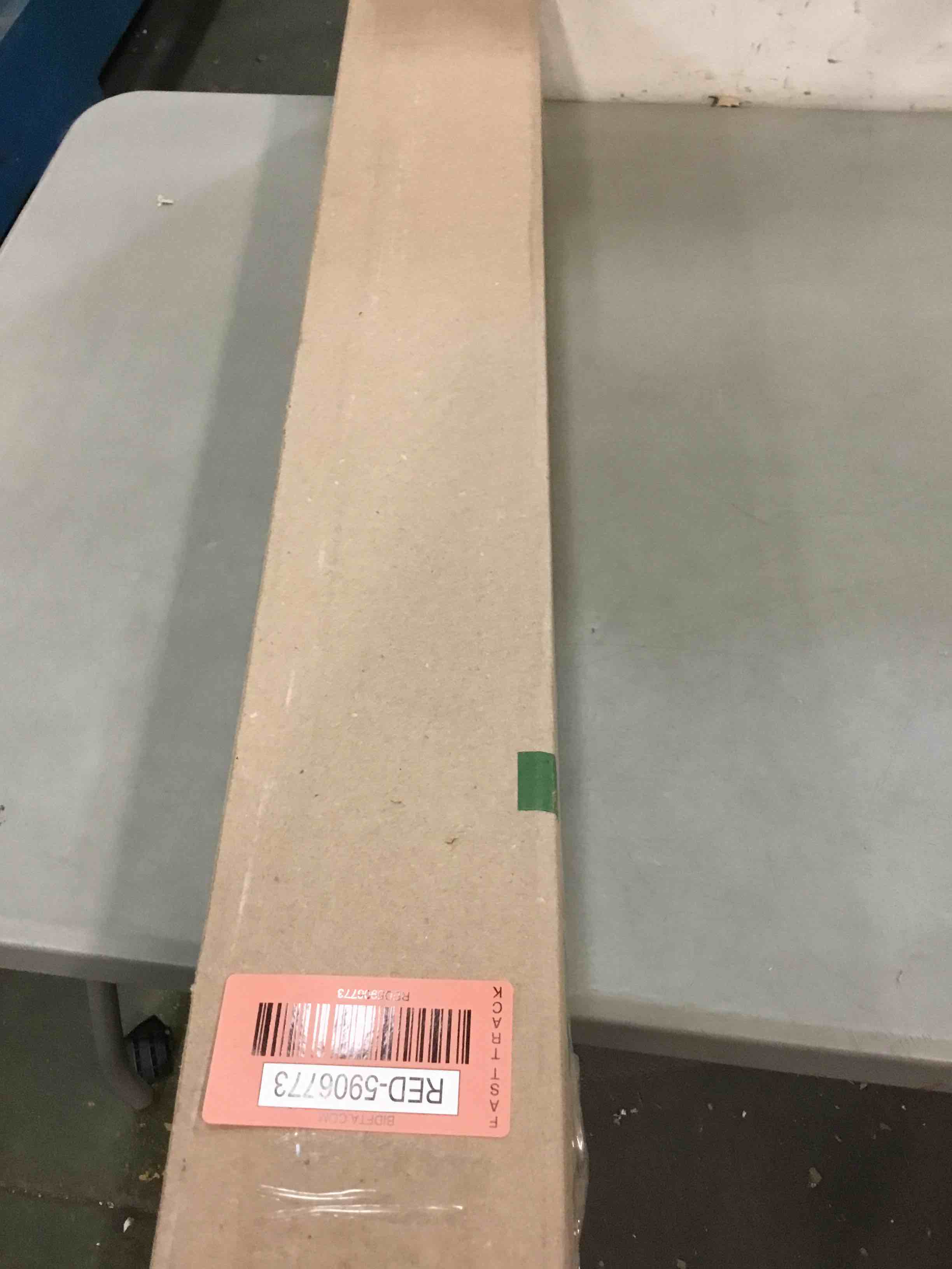 https://s3.amazonaws.com/lotting-images-prod/bidfta/RED5906773_1705783283825.jpeg