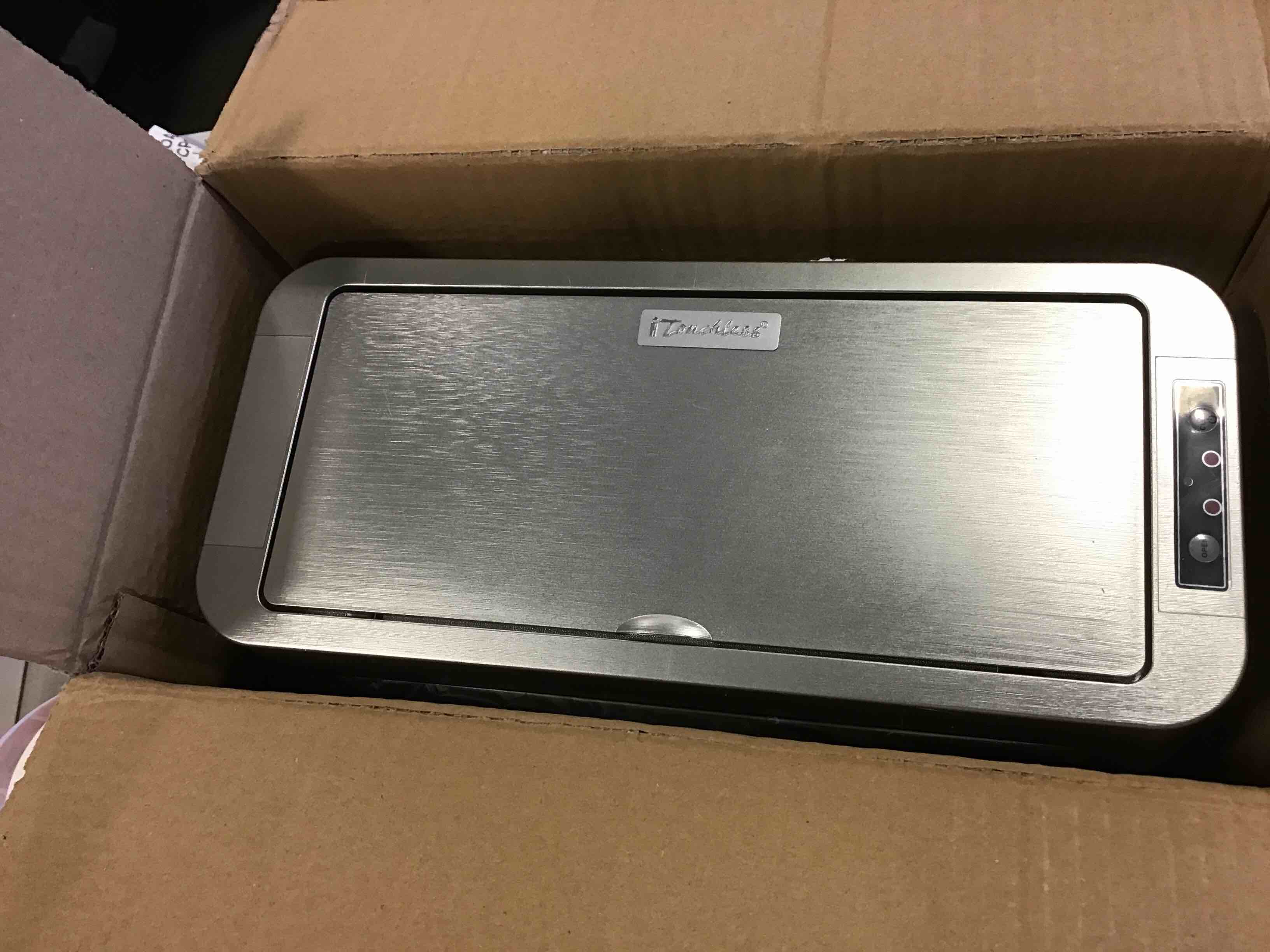 https://s3.amazonaws.com/lotting-images-prod/bidfta/RED5907507_1704997796363.jpeg