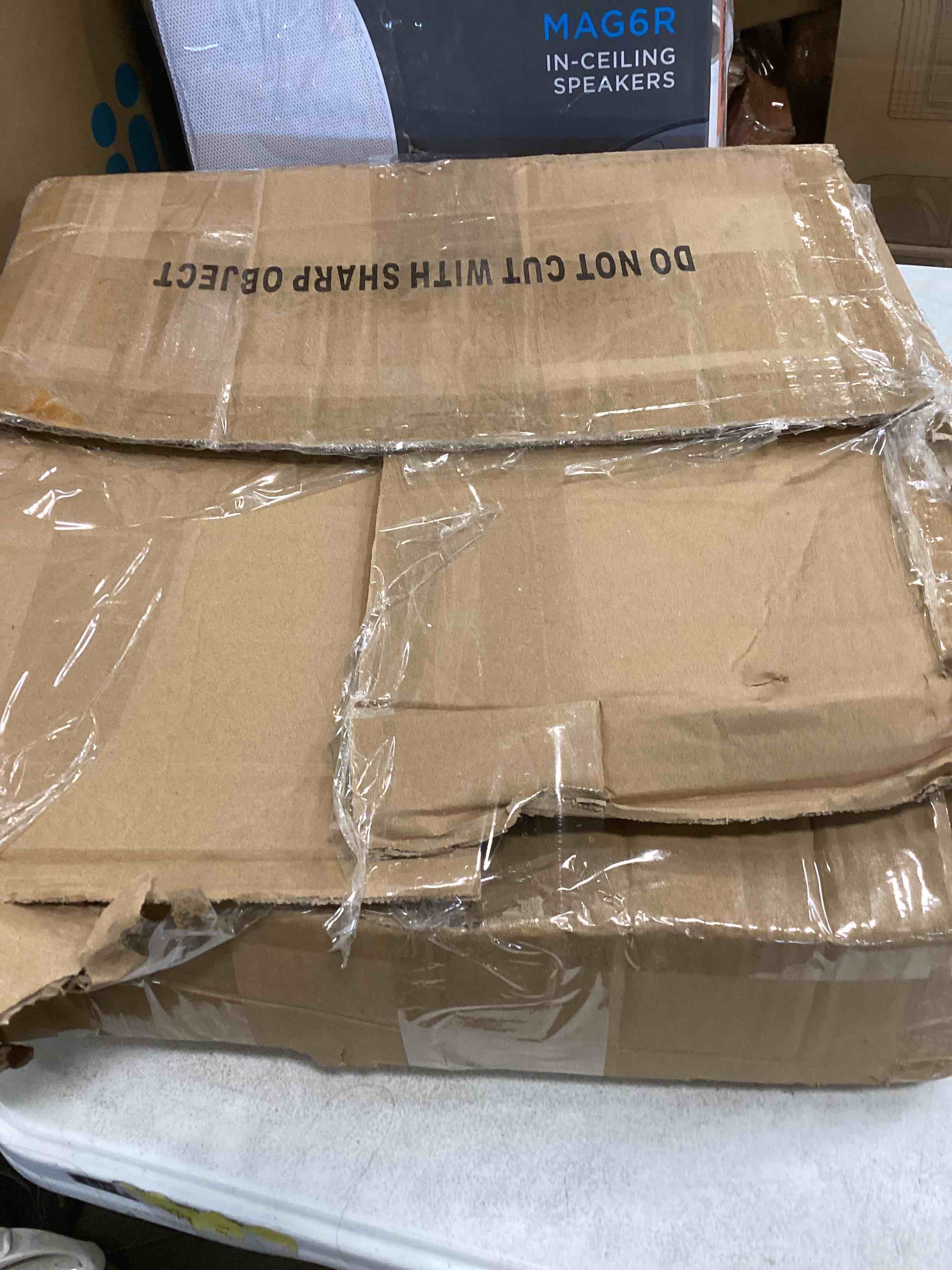 https://s3.amazonaws.com/lotting-images-prod/bidfta/RED5908055_1705440056833.jpeg