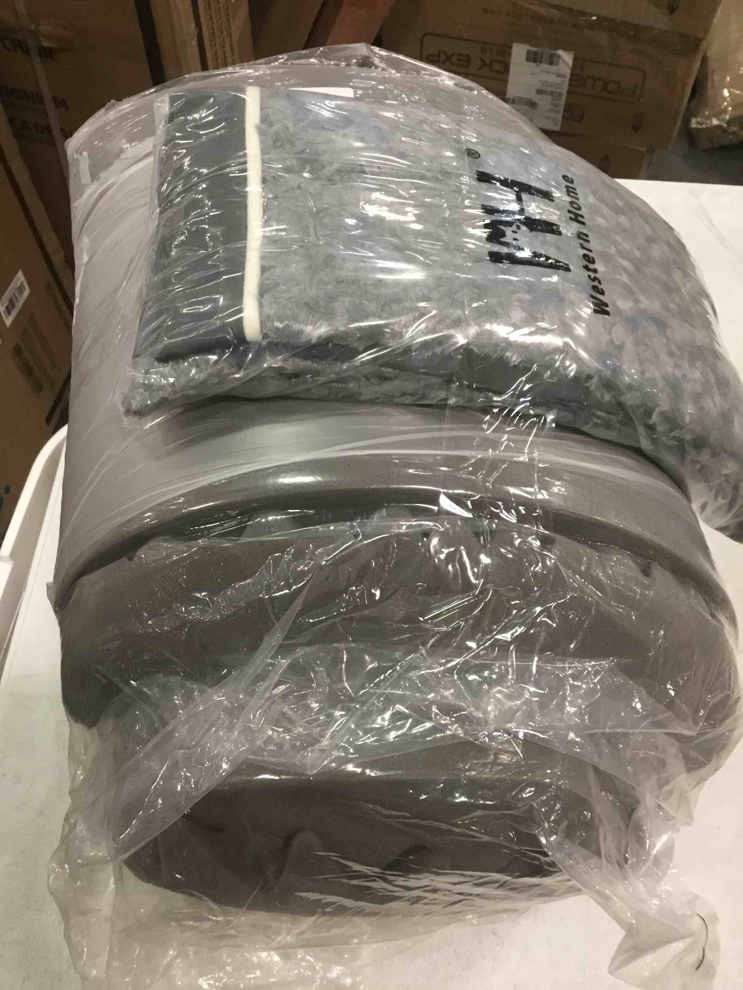 https://s3.amazonaws.com/lotting-images-prod/bidfta/RED5908057_1705493836713.jpeg