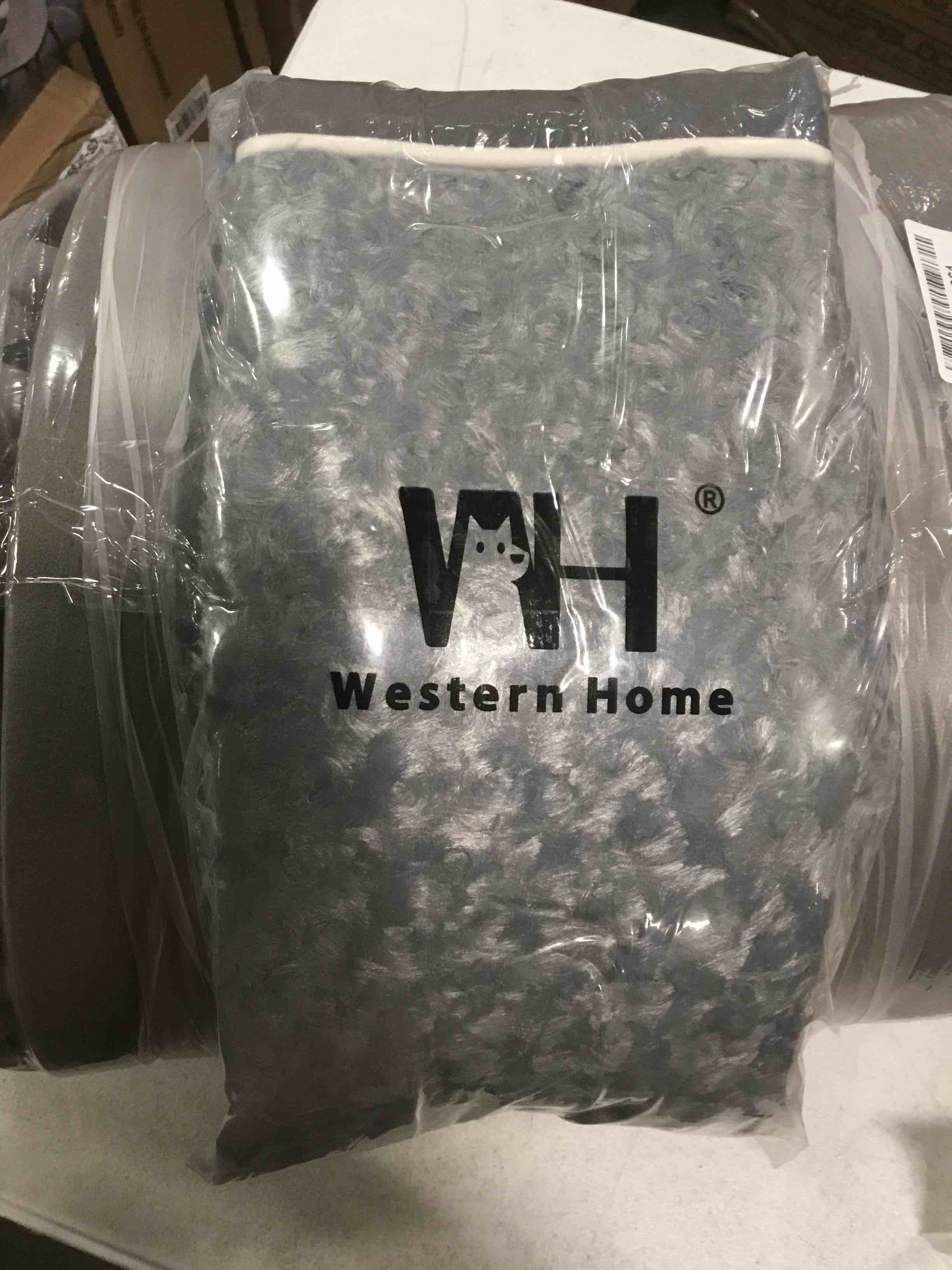 https://s3.amazonaws.com/lotting-images-prod/bidfta/RED5908057_1705493841614.jpeg