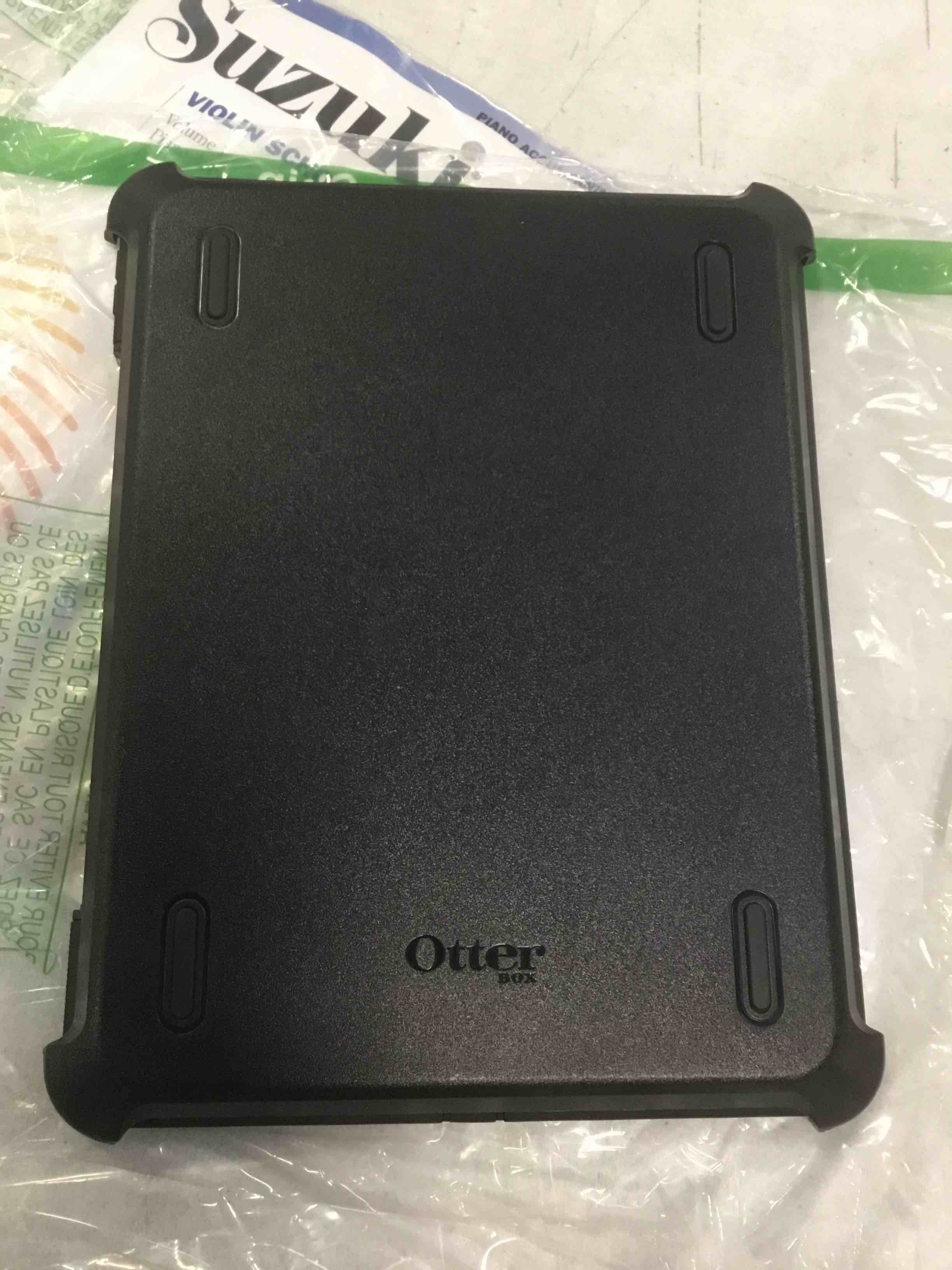 https://s3.amazonaws.com/lotting-images-prod/bidfta/RED5908075_1705498485945.jpeg