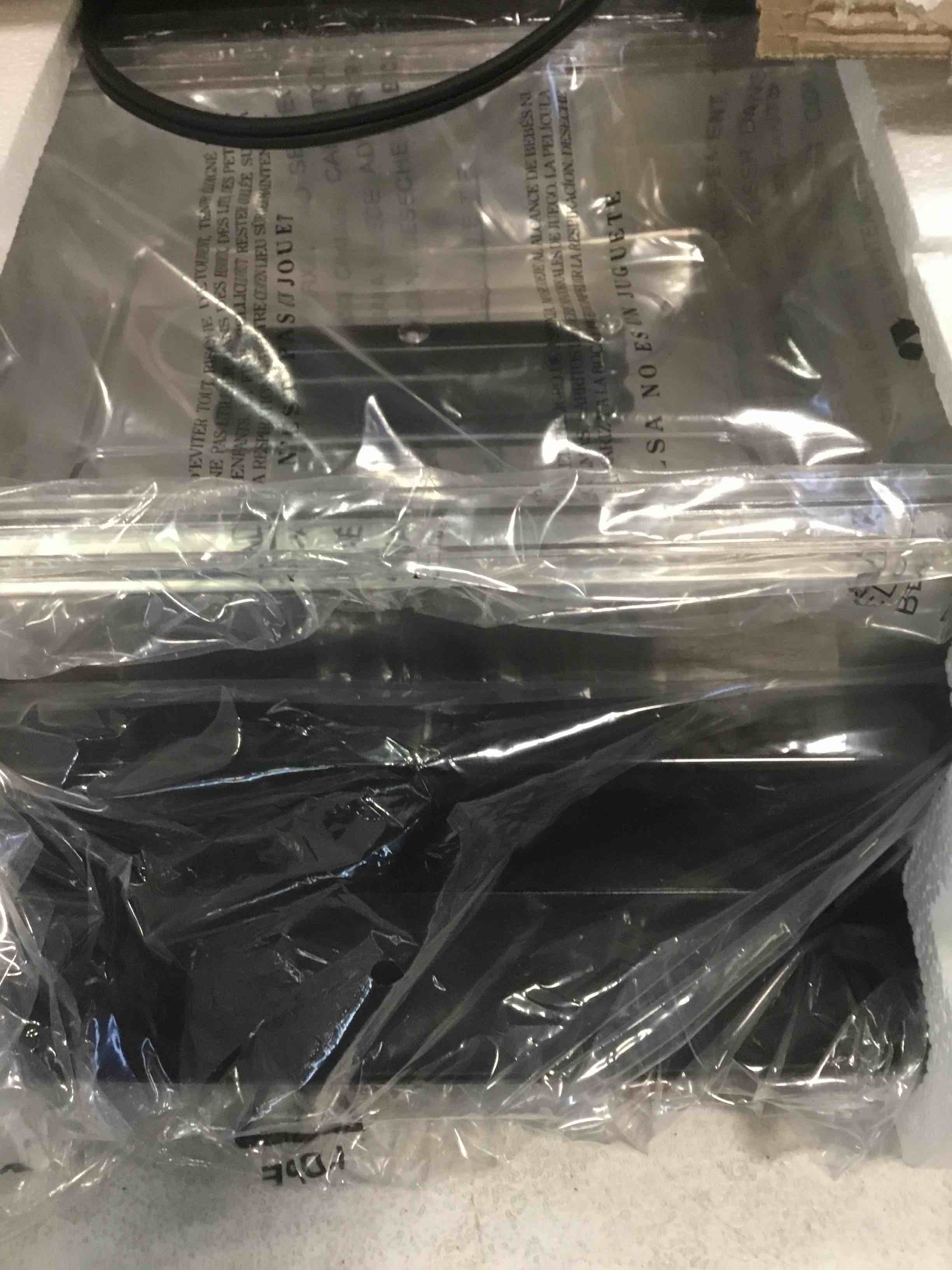 https://s3.amazonaws.com/lotting-images-prod/bidfta/RED5908079_1705498885045.jpeg