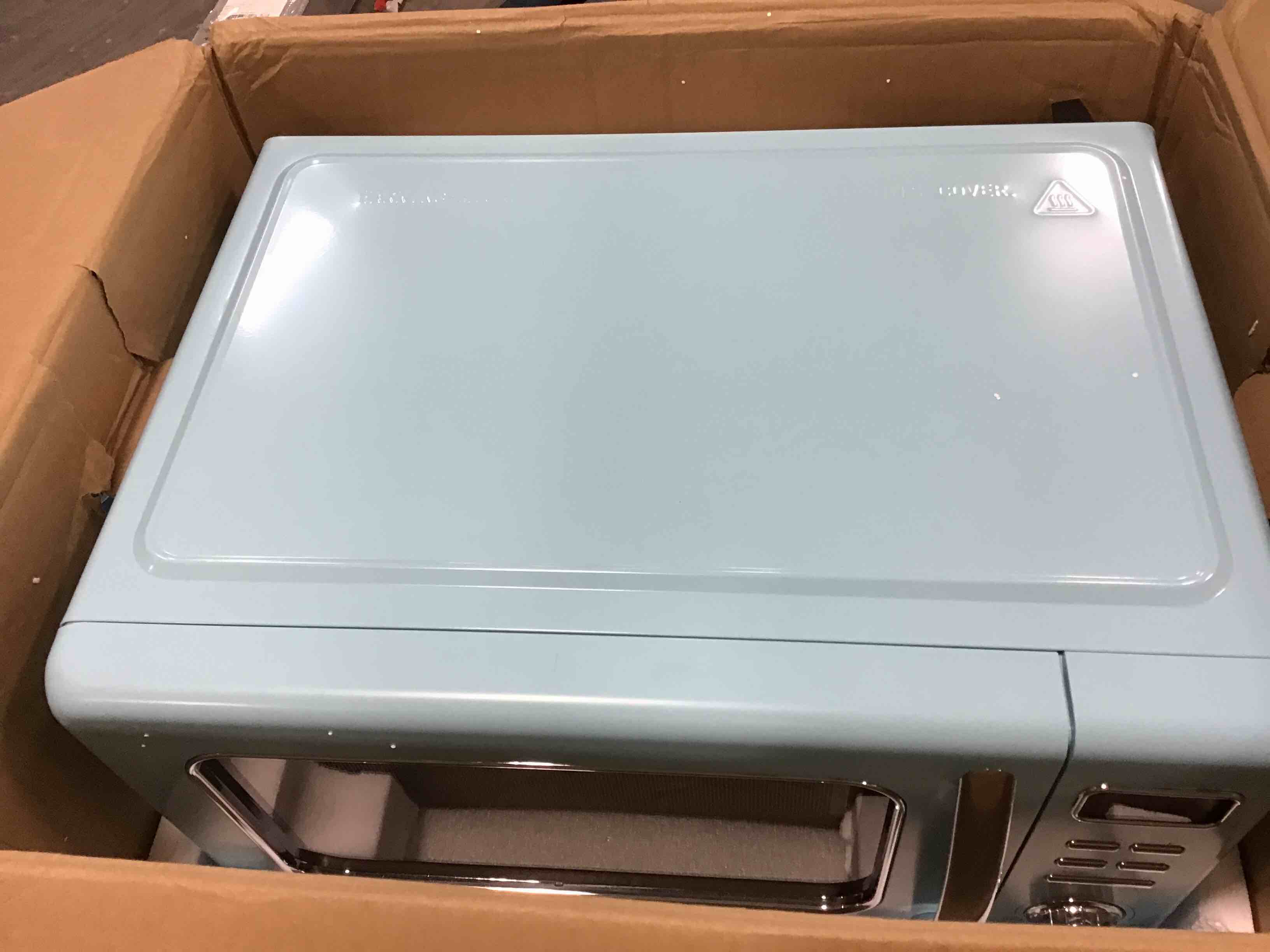 https://s3.amazonaws.com/lotting-images-prod/bidfta/RED5908586_1706362042017.jpeg