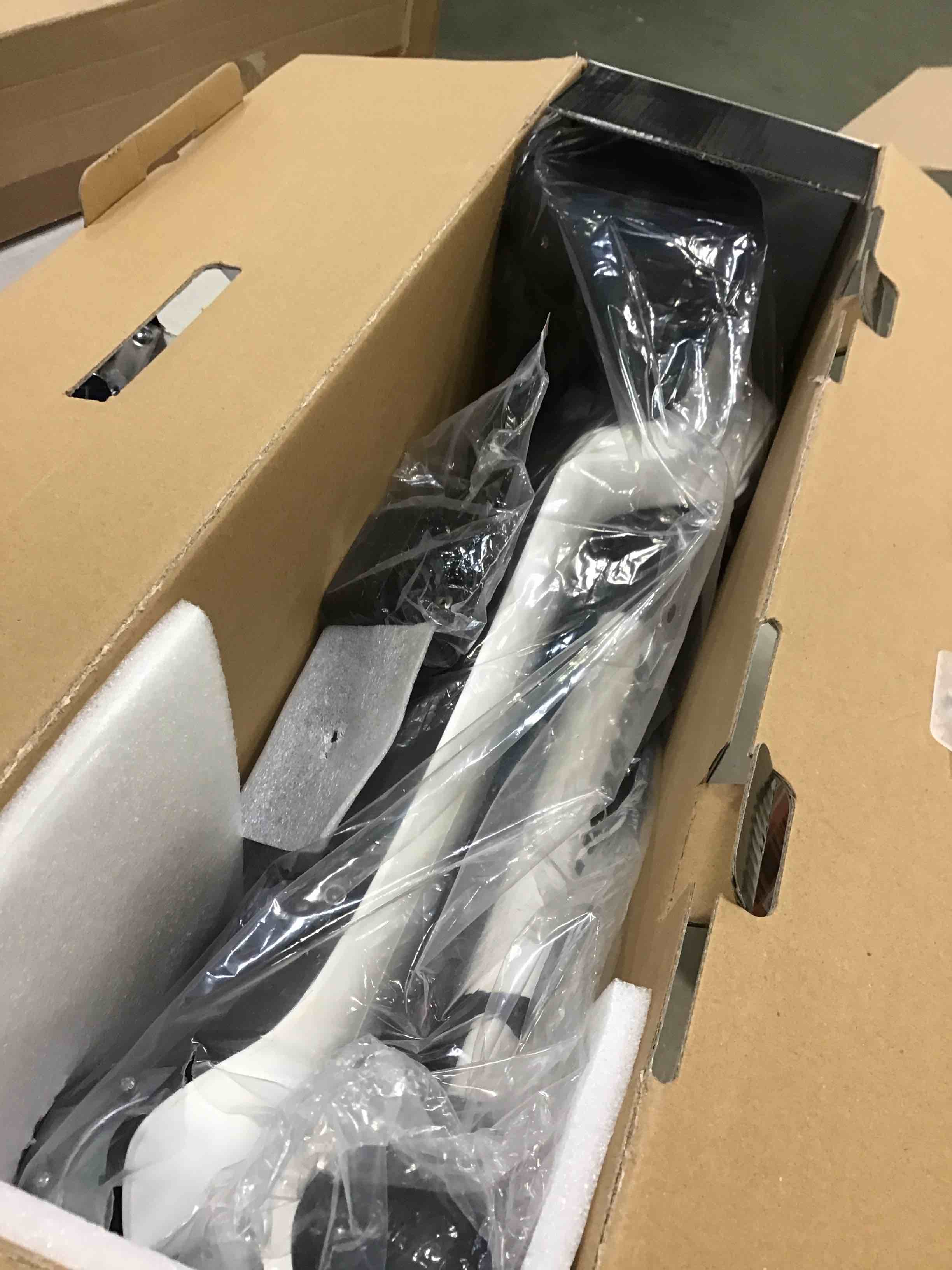 https://s3.amazonaws.com/lotting-images-prod/bidfta/RED5909004_1705506275985.jpeg