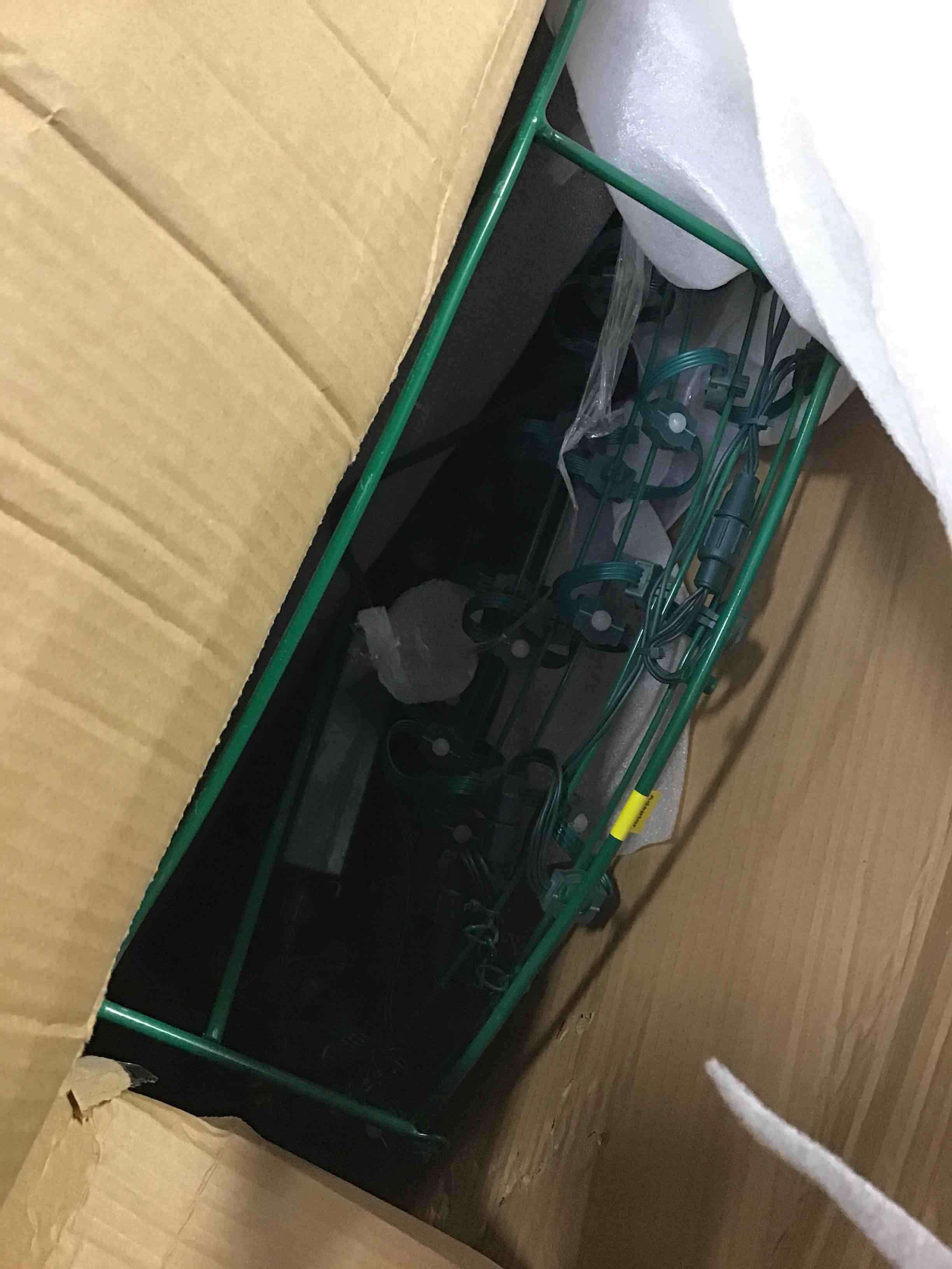 https://s3.amazonaws.com/lotting-images-prod/bidfta/RED5909154_1705607293616.jpeg