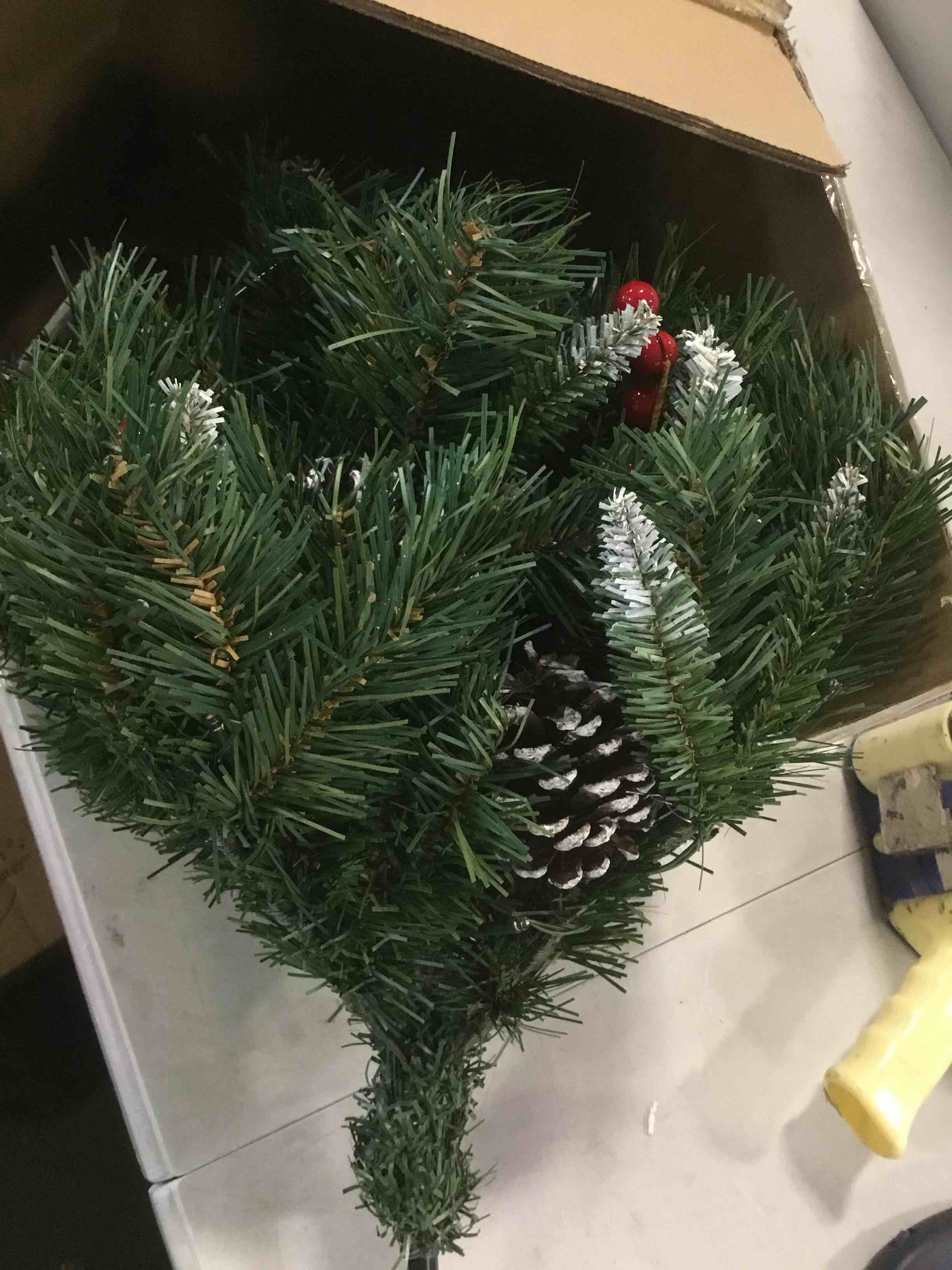 https://s3.amazonaws.com/lotting-images-prod/bidfta/RED5909351_1705765754417.jpeg