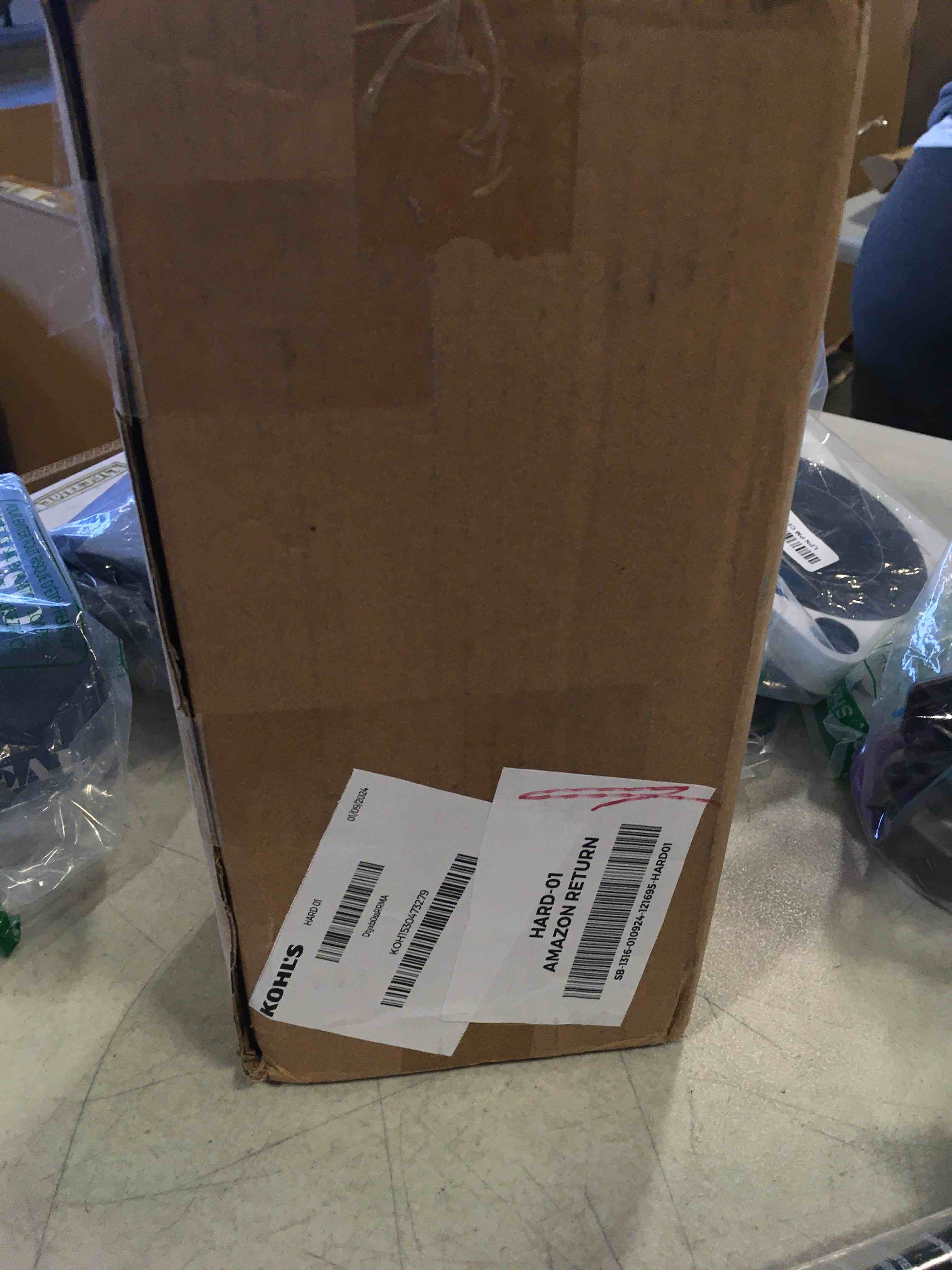 https://s3.amazonaws.com/lotting-images-prod/bidfta/RED5909982_1706794934478.jpeg