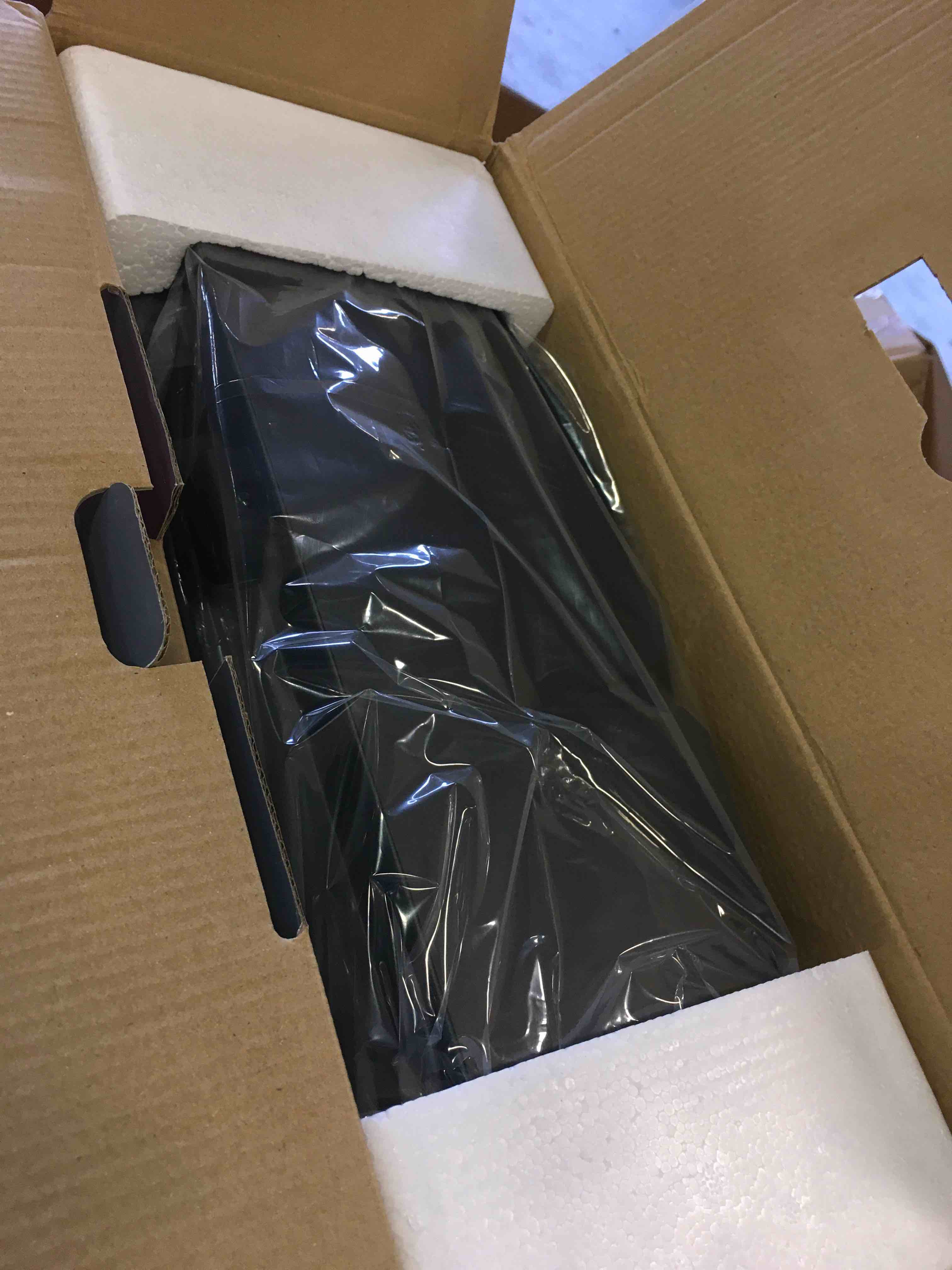 https://s3.amazonaws.com/lotting-images-prod/bidfta/RED5910028_1706801587514.jpeg