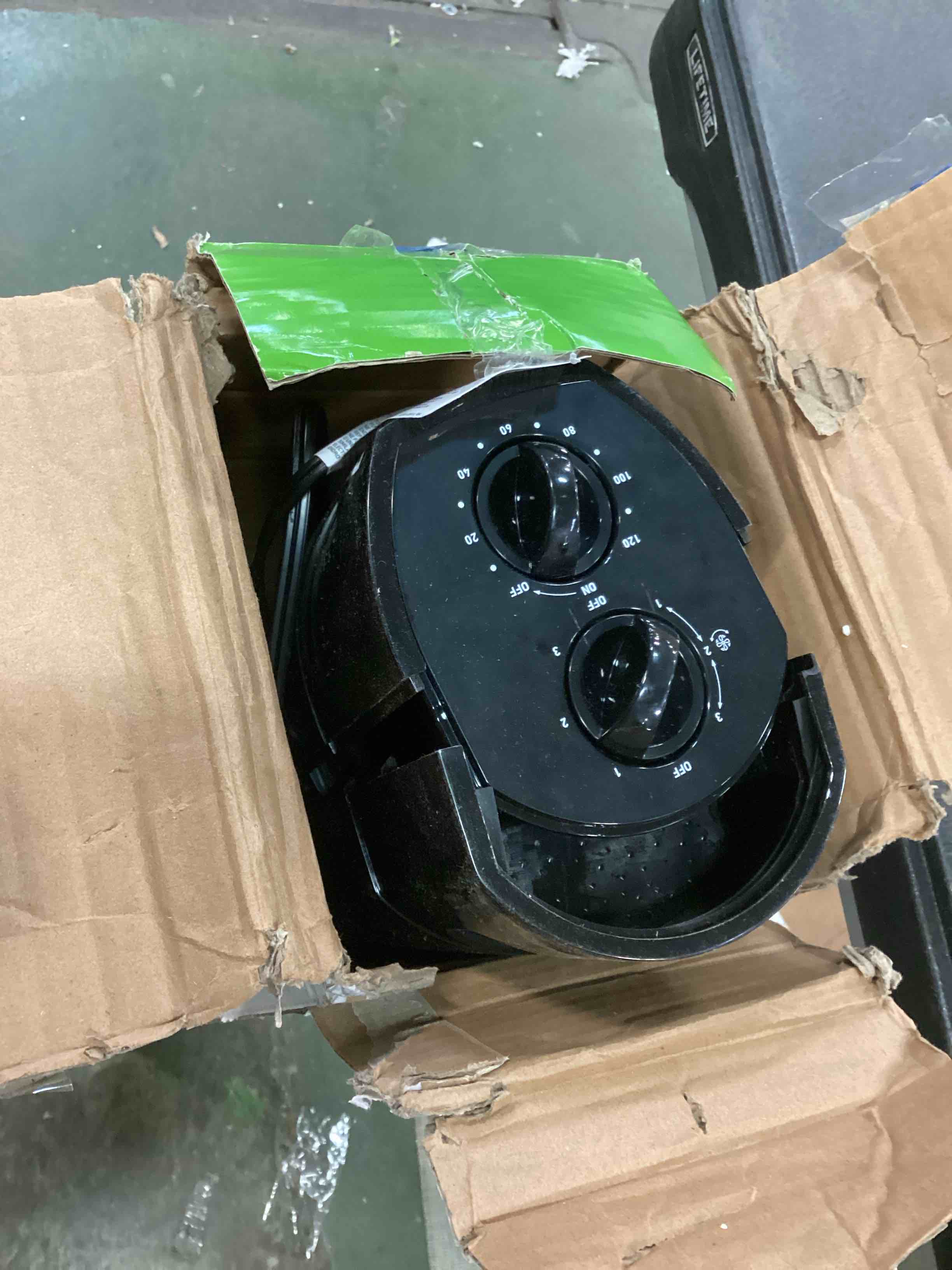 https://s3.amazonaws.com/lotting-images-prod/bidfta/RED5910545_1705589027166.jpeg