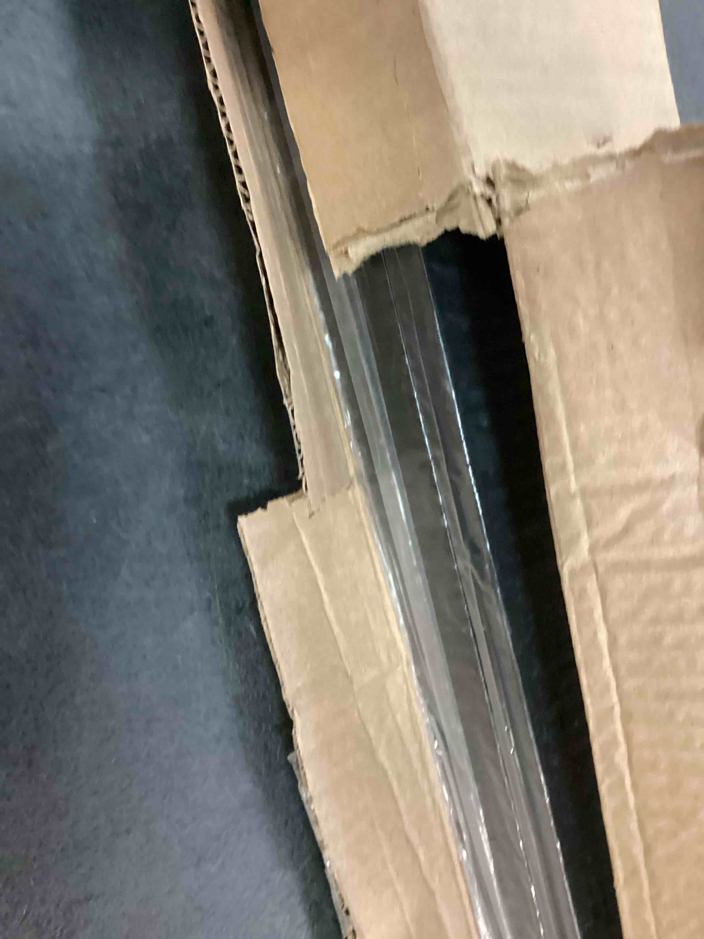 https://s3.amazonaws.com/lotting-images-prod/bidfta/RED5910572_1705592984805.jpeg