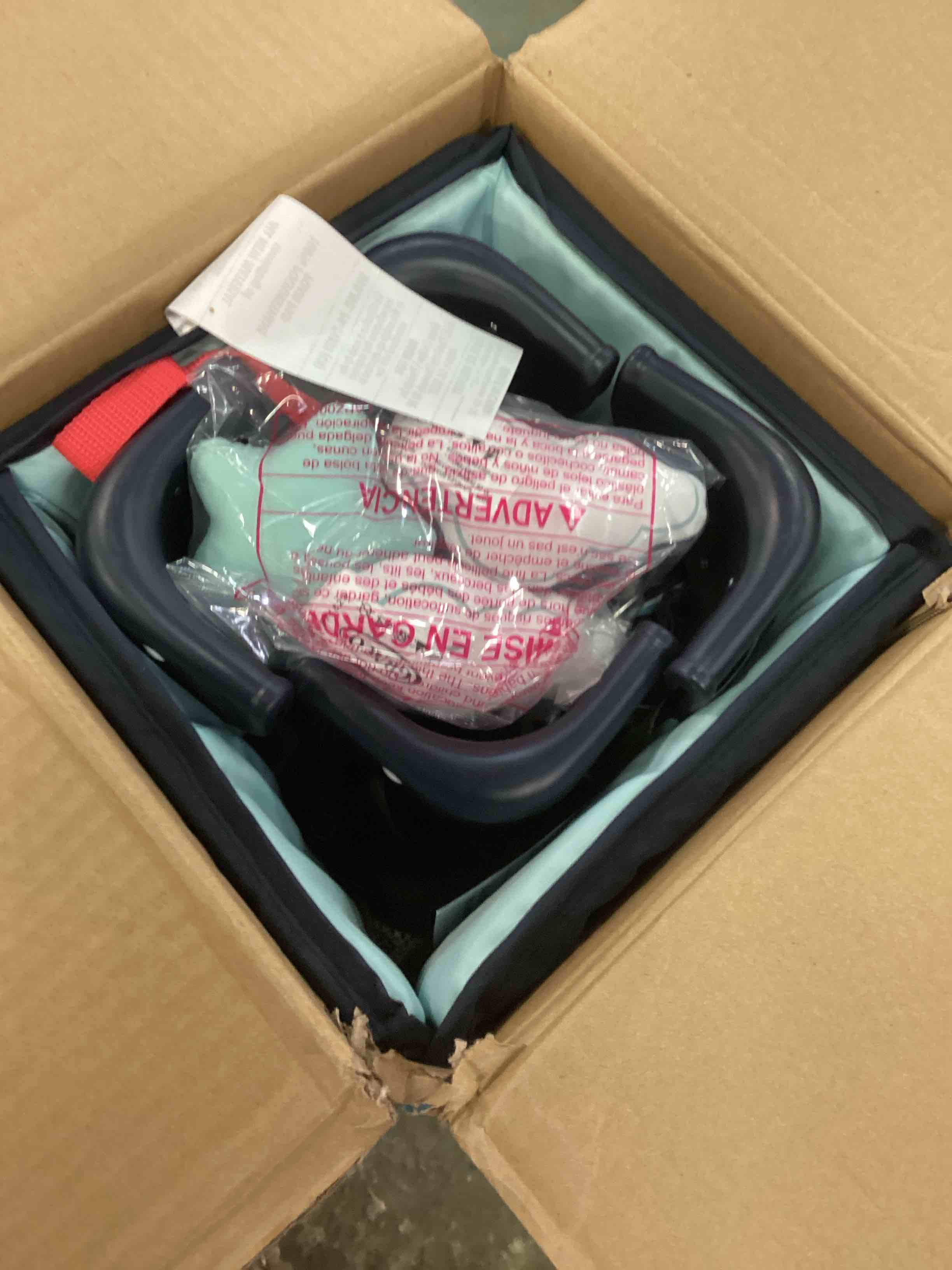 https://s3.amazonaws.com/lotting-images-prod/bidfta/RED5910705_1705609580756.jpeg