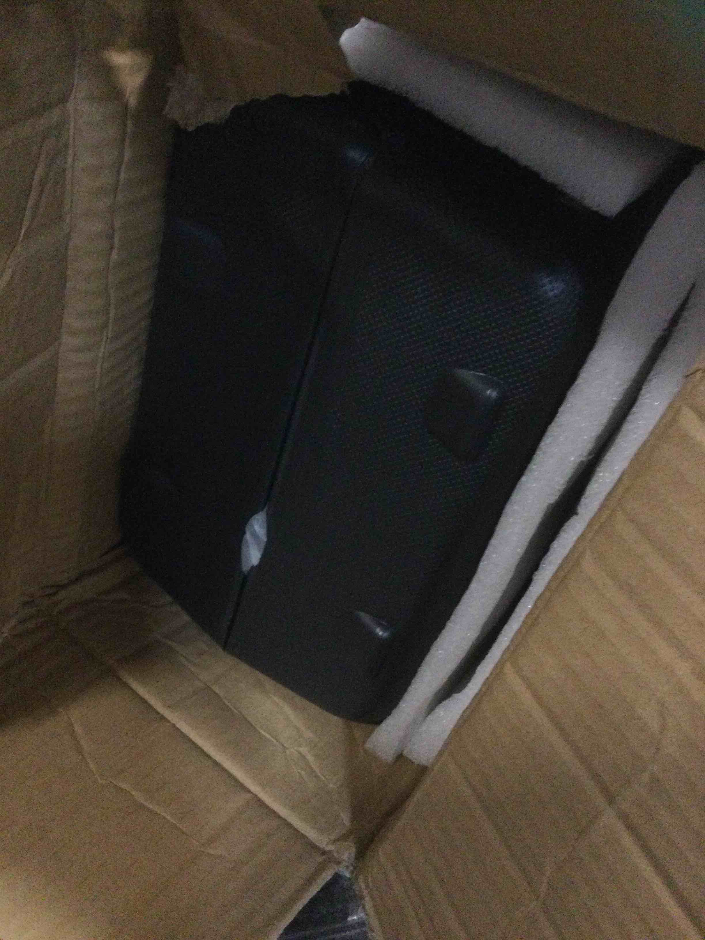 https://s3.amazonaws.com/lotting-images-prod/bidfta/RED5911030_1705761502149.jpeg