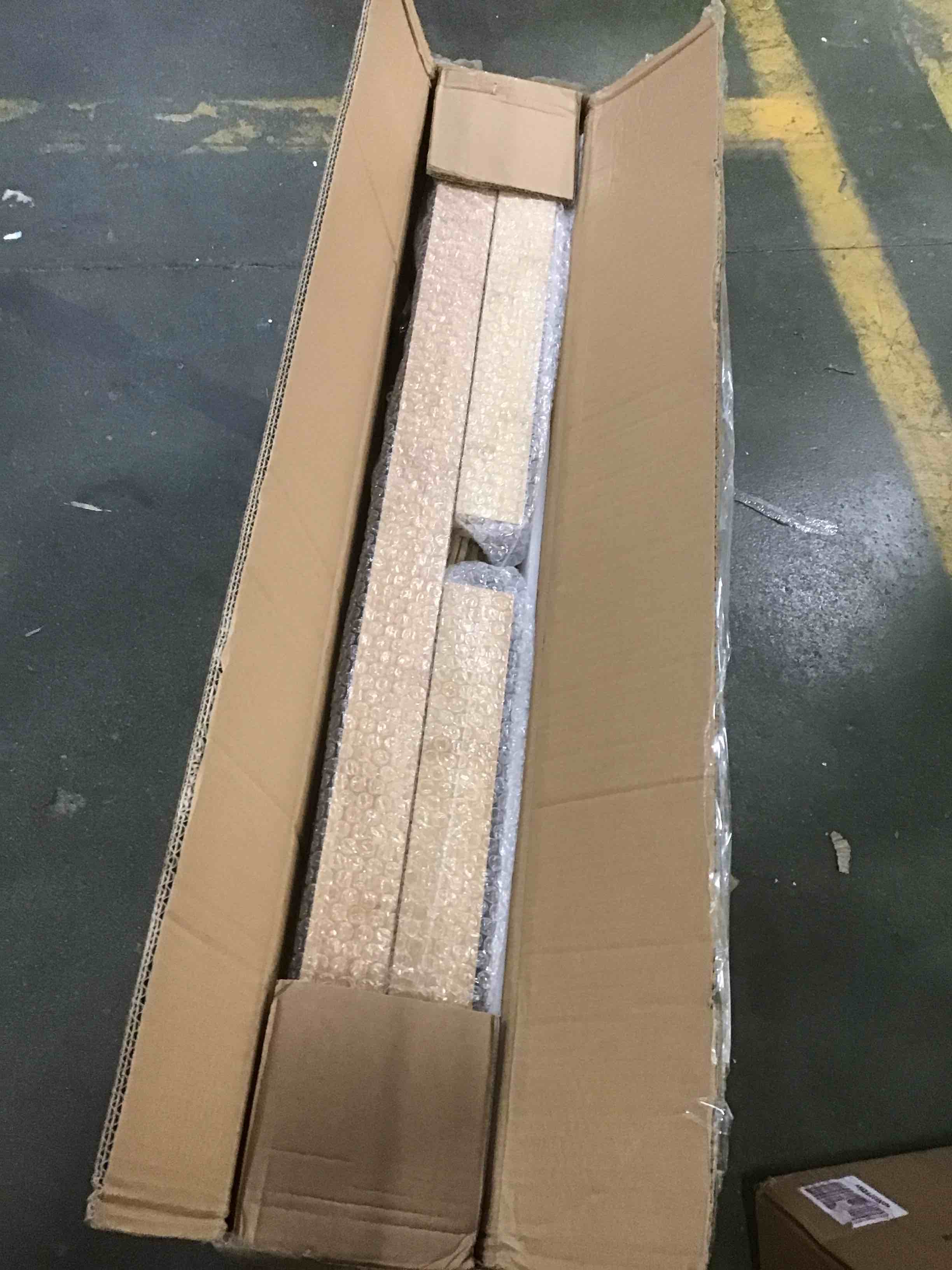 https://s3.amazonaws.com/lotting-images-prod/bidfta/RED5911780_1706121143410.jpeg