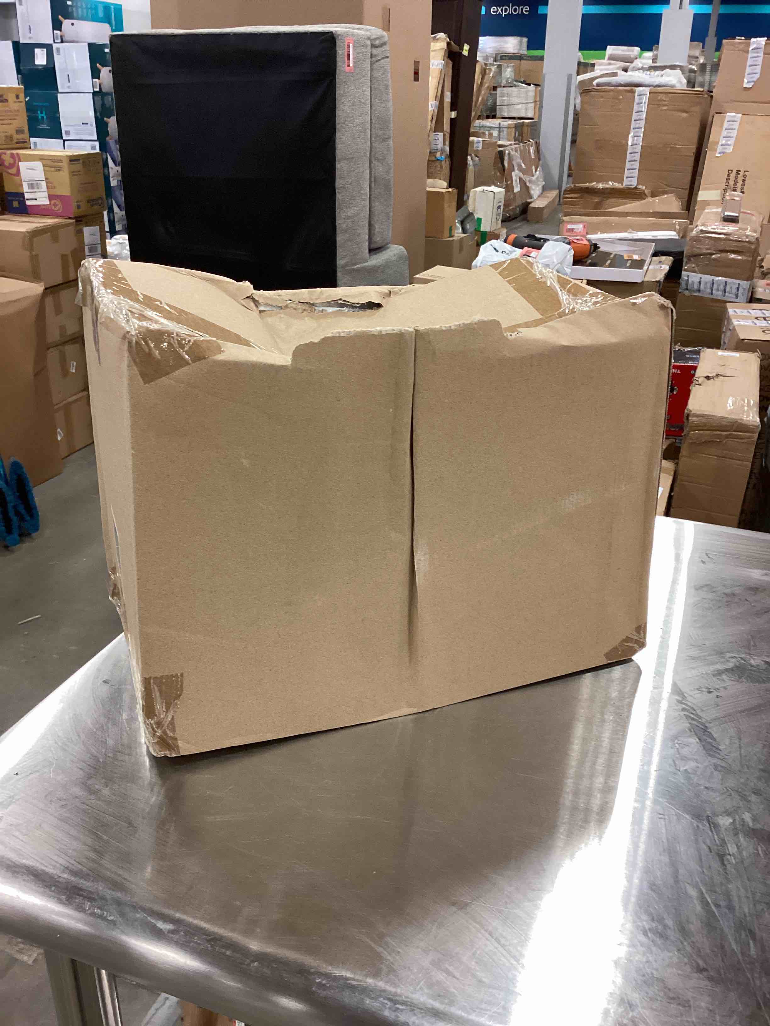 https://s3.amazonaws.com/lotting-images-prod/bidfta/RED5915387_1710854516327.jpeg