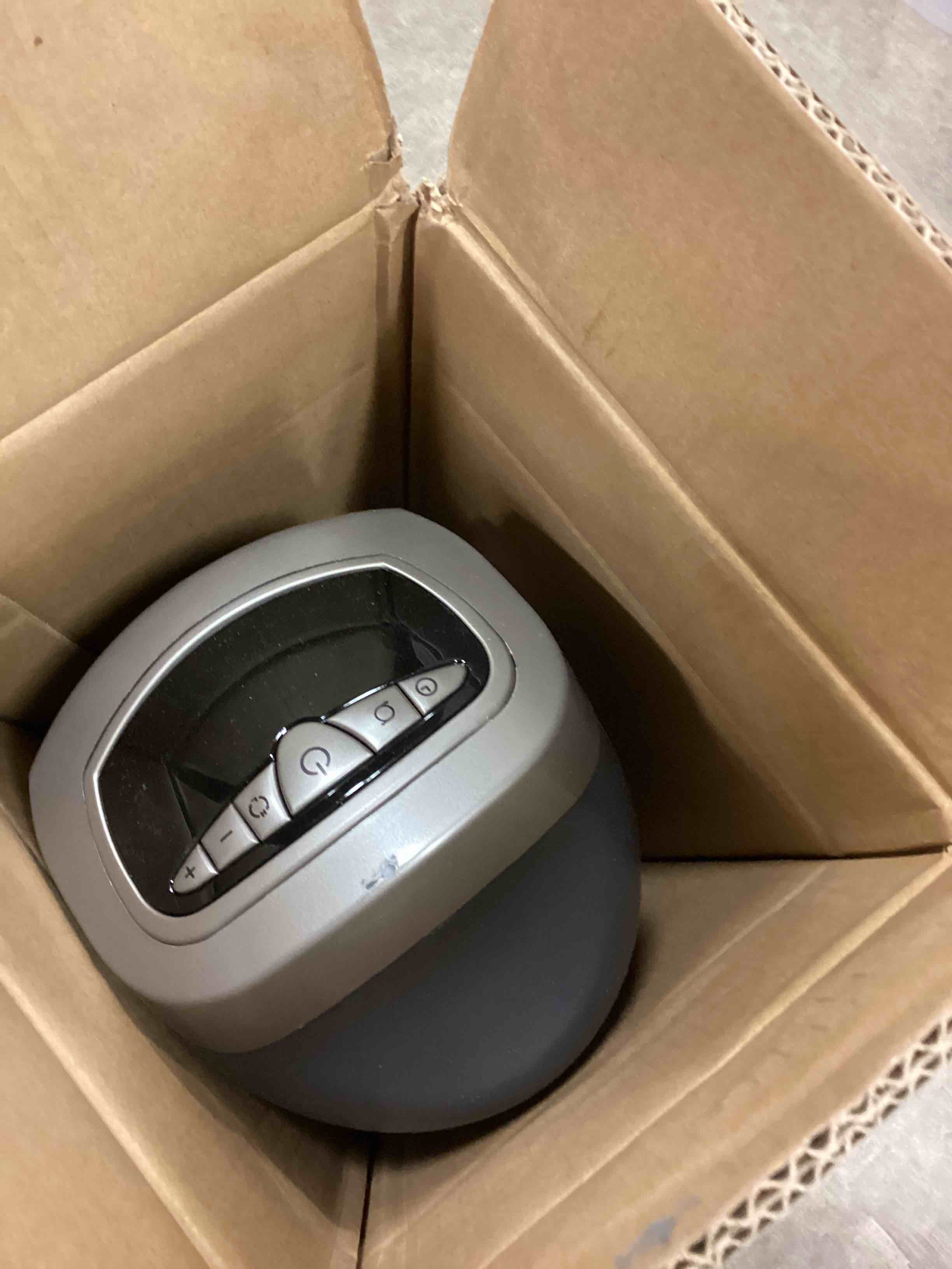 https://s3.amazonaws.com/lotting-images-prod/bidfta/RED5915421_1710863108461.jpeg