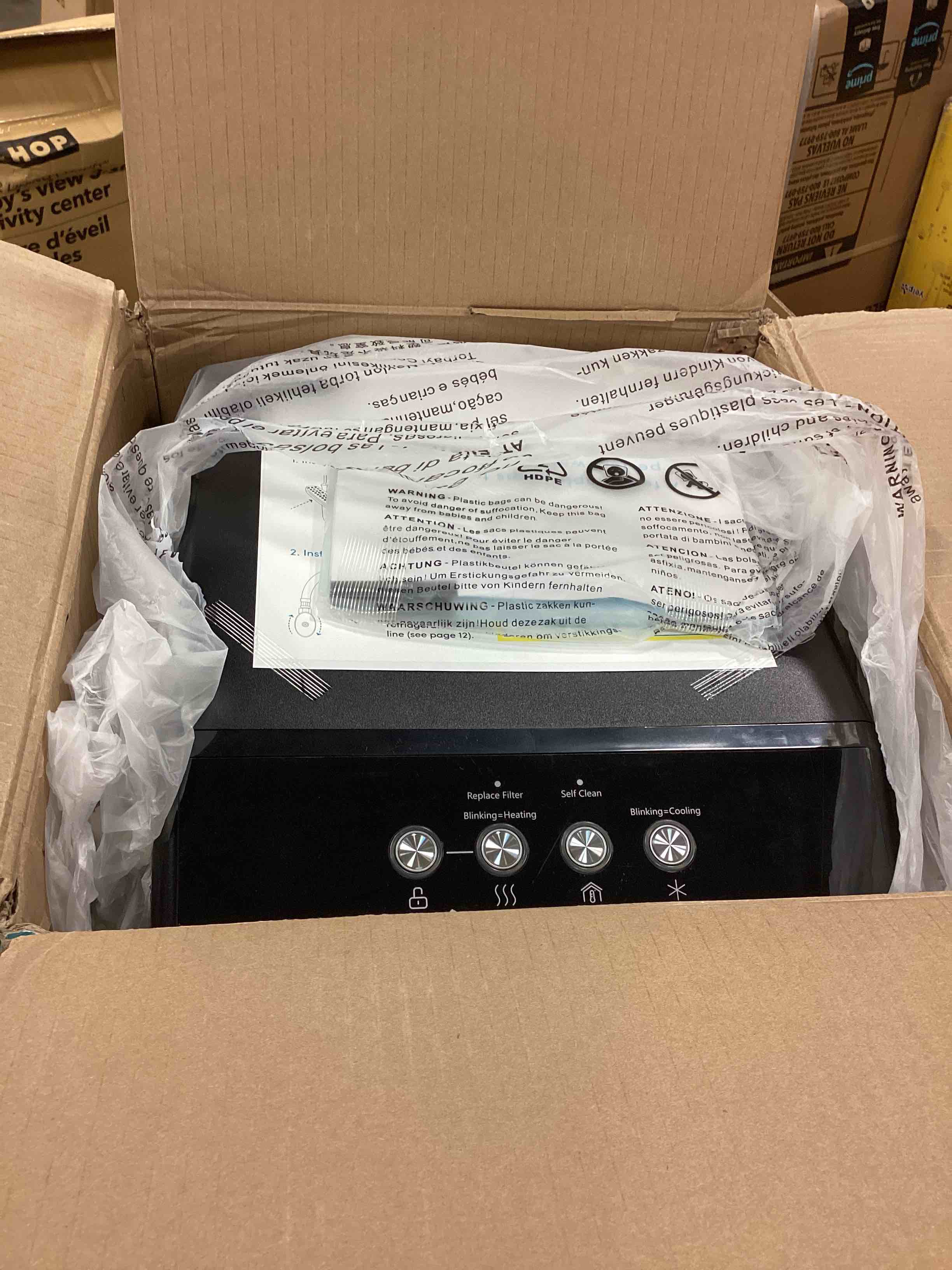 https://s3.amazonaws.com/lotting-images-prod/bidfta/RED5915422_1710863238366.jpeg