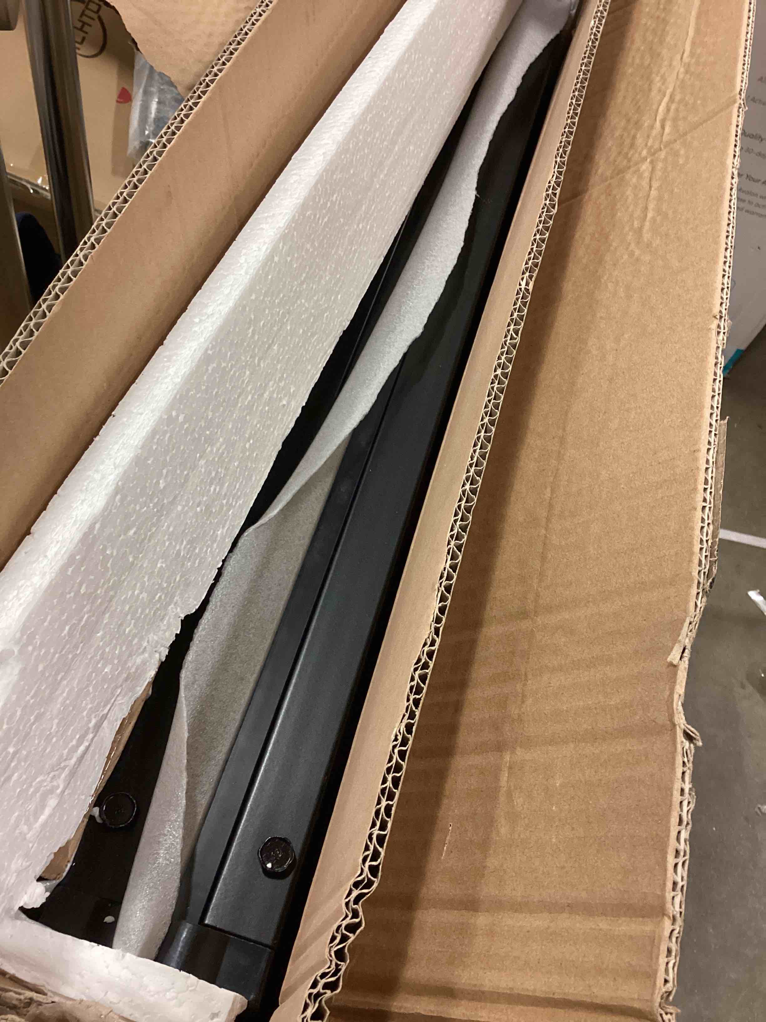 https://s3.amazonaws.com/lotting-images-prod/bidfta/RED5915429_1710864966936.jpeg