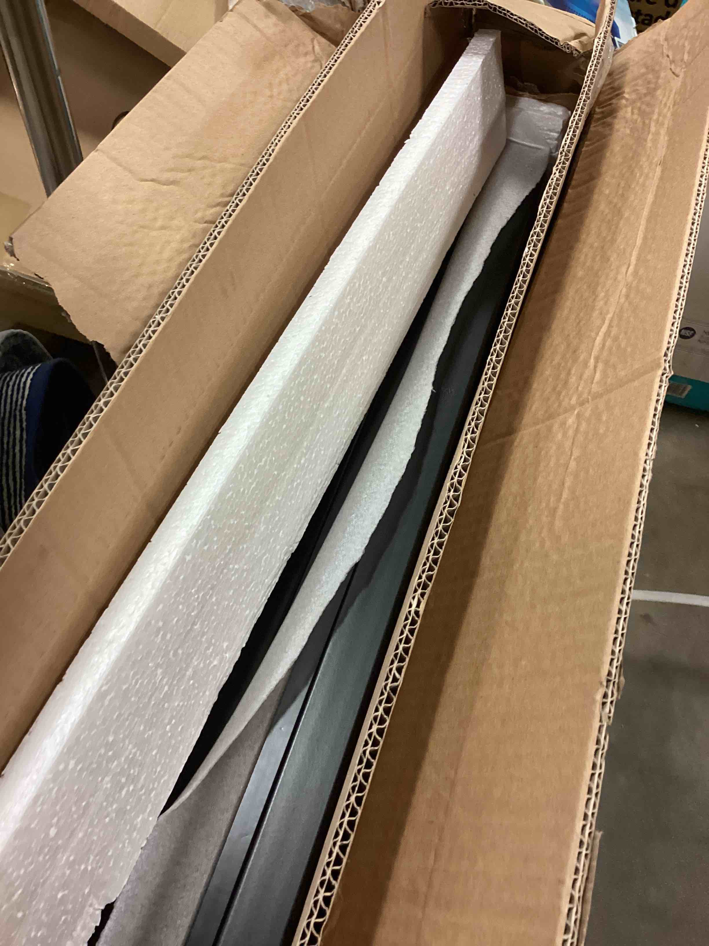 https://s3.amazonaws.com/lotting-images-prod/bidfta/RED5915429_1710864971388.jpeg